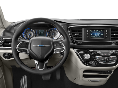2018 Chrysler Pacifica Touring L* 1 OWNER LOW MILES
