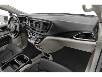 2018 Chrysler Pacifica Touring L* 1 OWNER LOW MILES