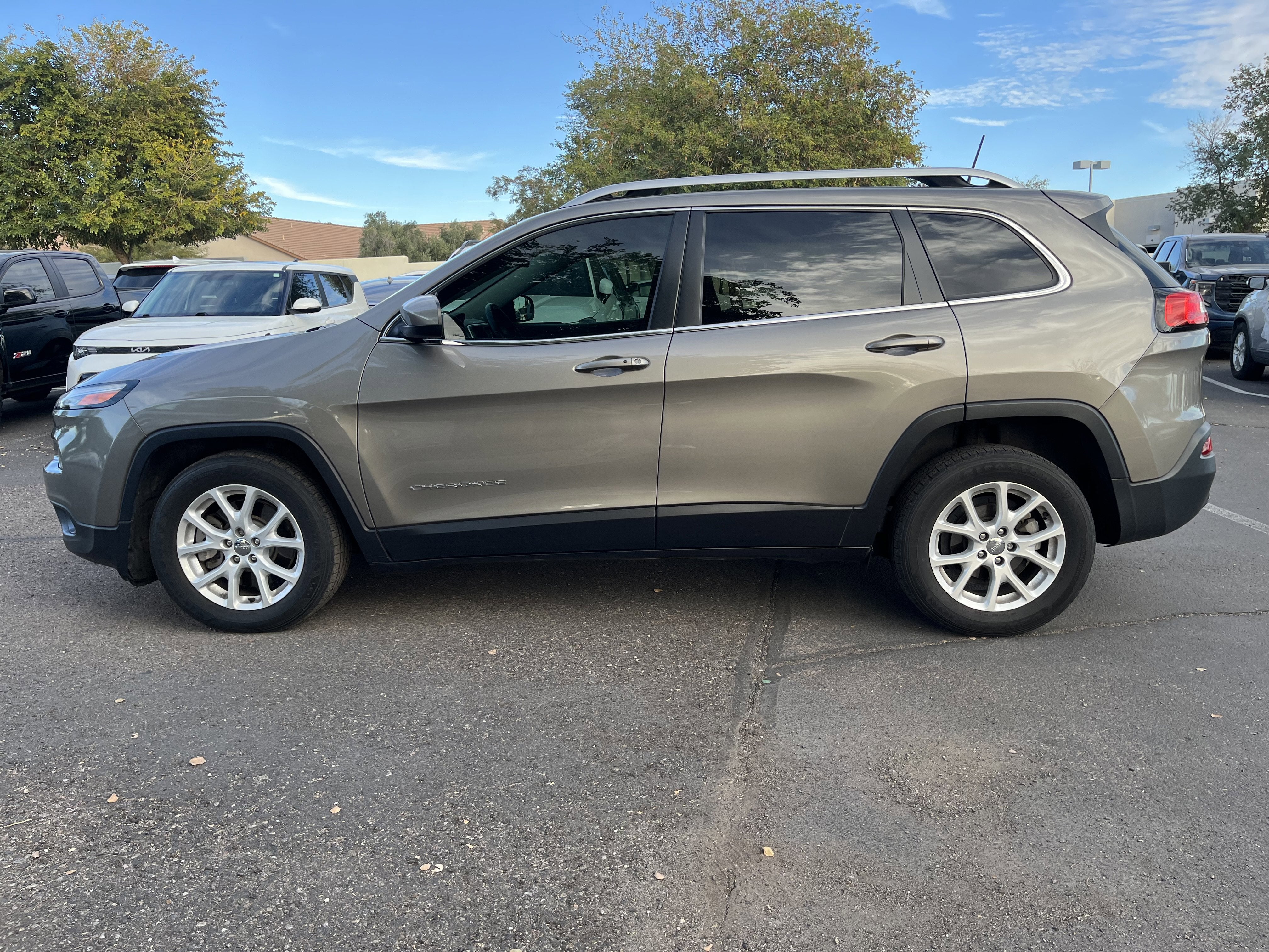 2018 Jeep Cherokee Latitude Plus*LOW MILES/ CLN CFAX