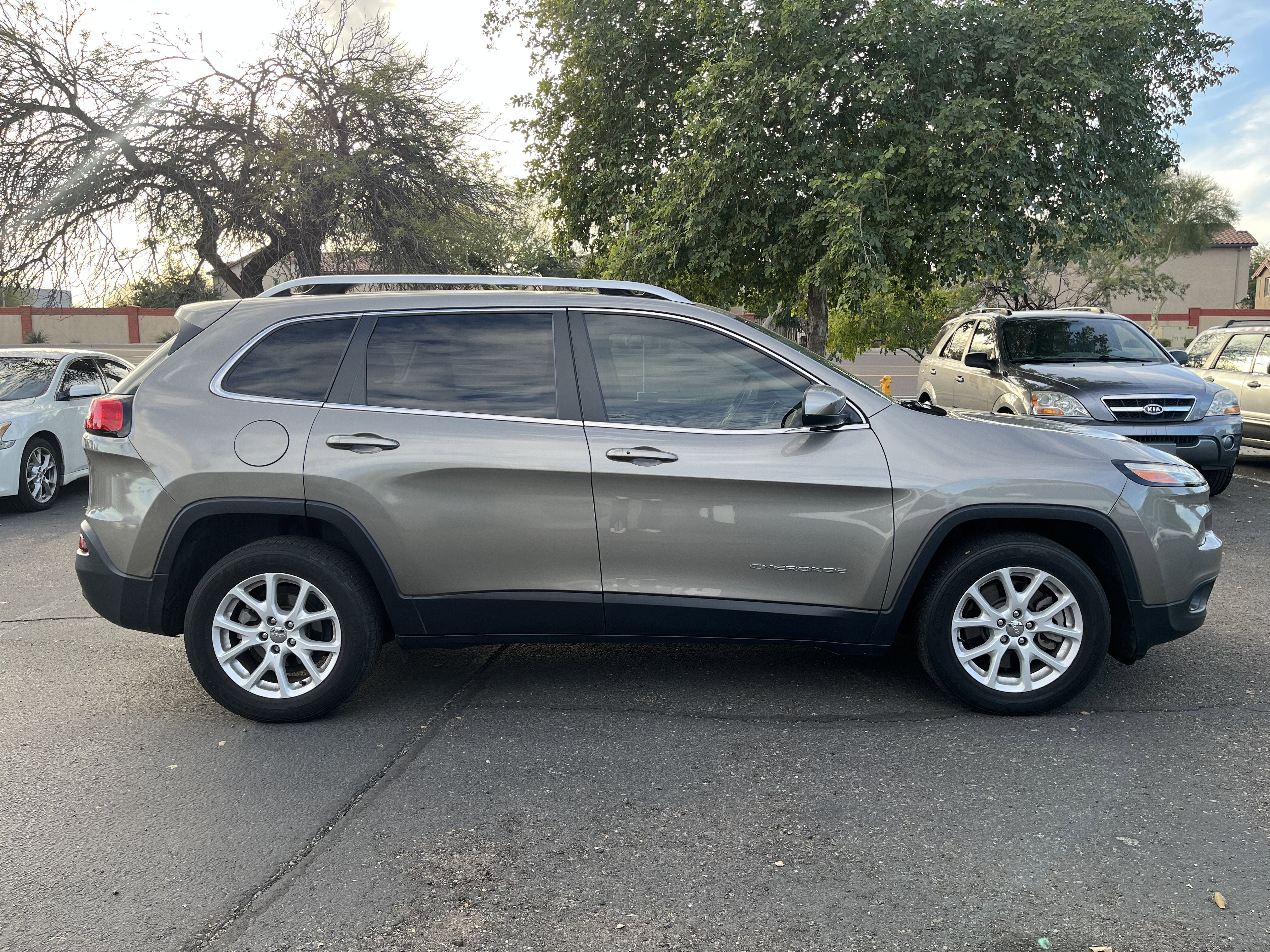 2018 Jeep Cherokee Latitude Plus*LOW MILES/ CLN CFAX