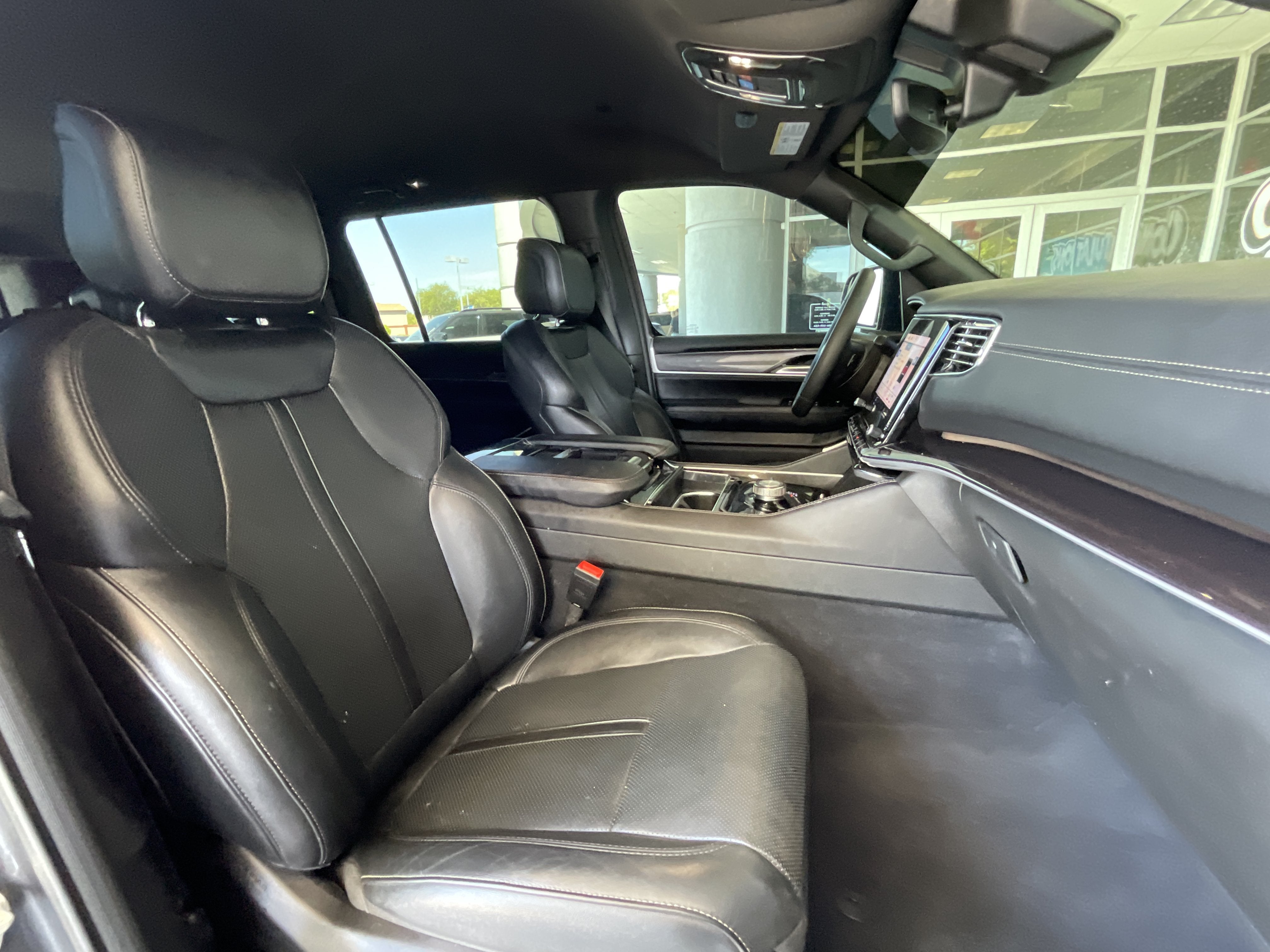 2023 Jeep Wagoneer L 1 OWNER CLEAN CARFAX