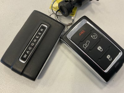 2023 Jeep Wagoneer L 1 OWNER CLEAN CARFAX