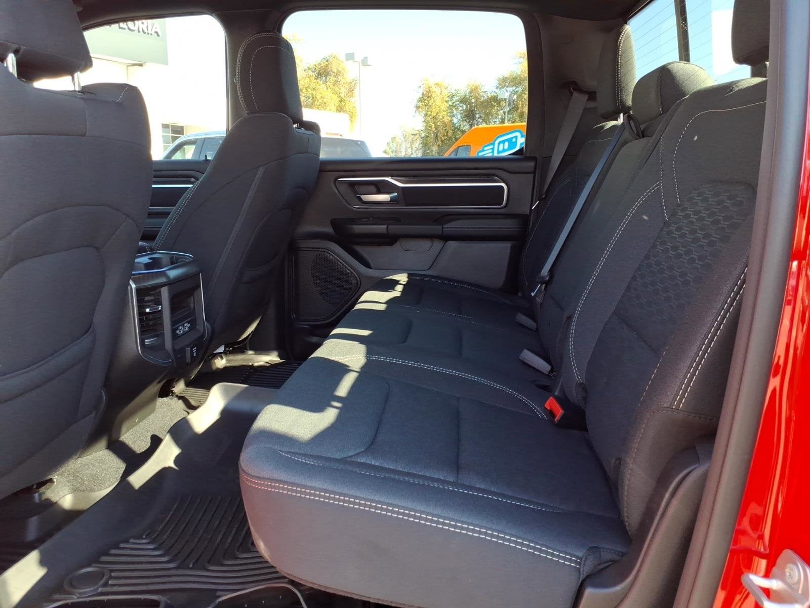 2025 RAM 1500 Big Horn* CLN CARFAX/ 1 OWNER