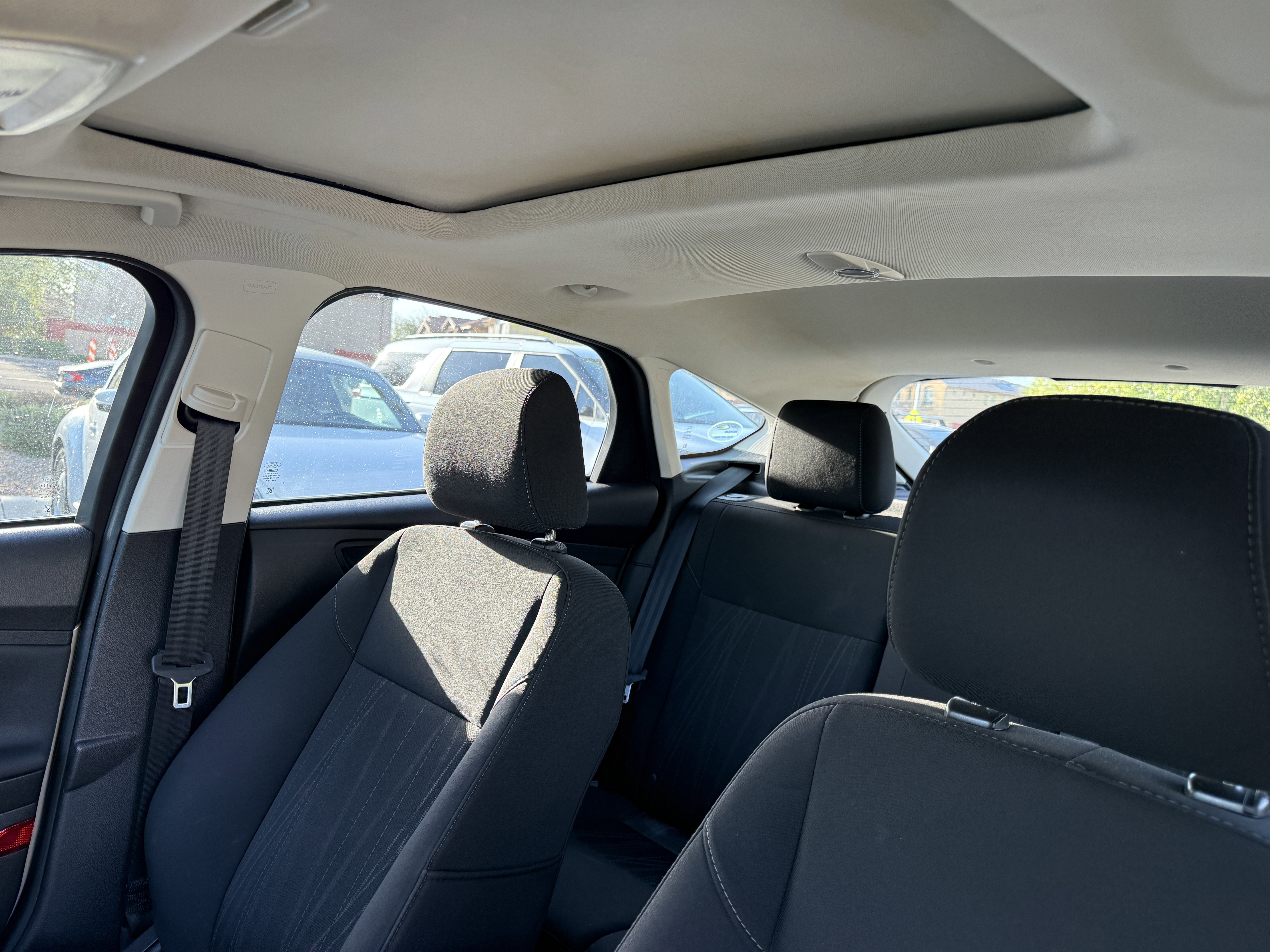 2016 Ford Focus SE** SUPER LOW MILES