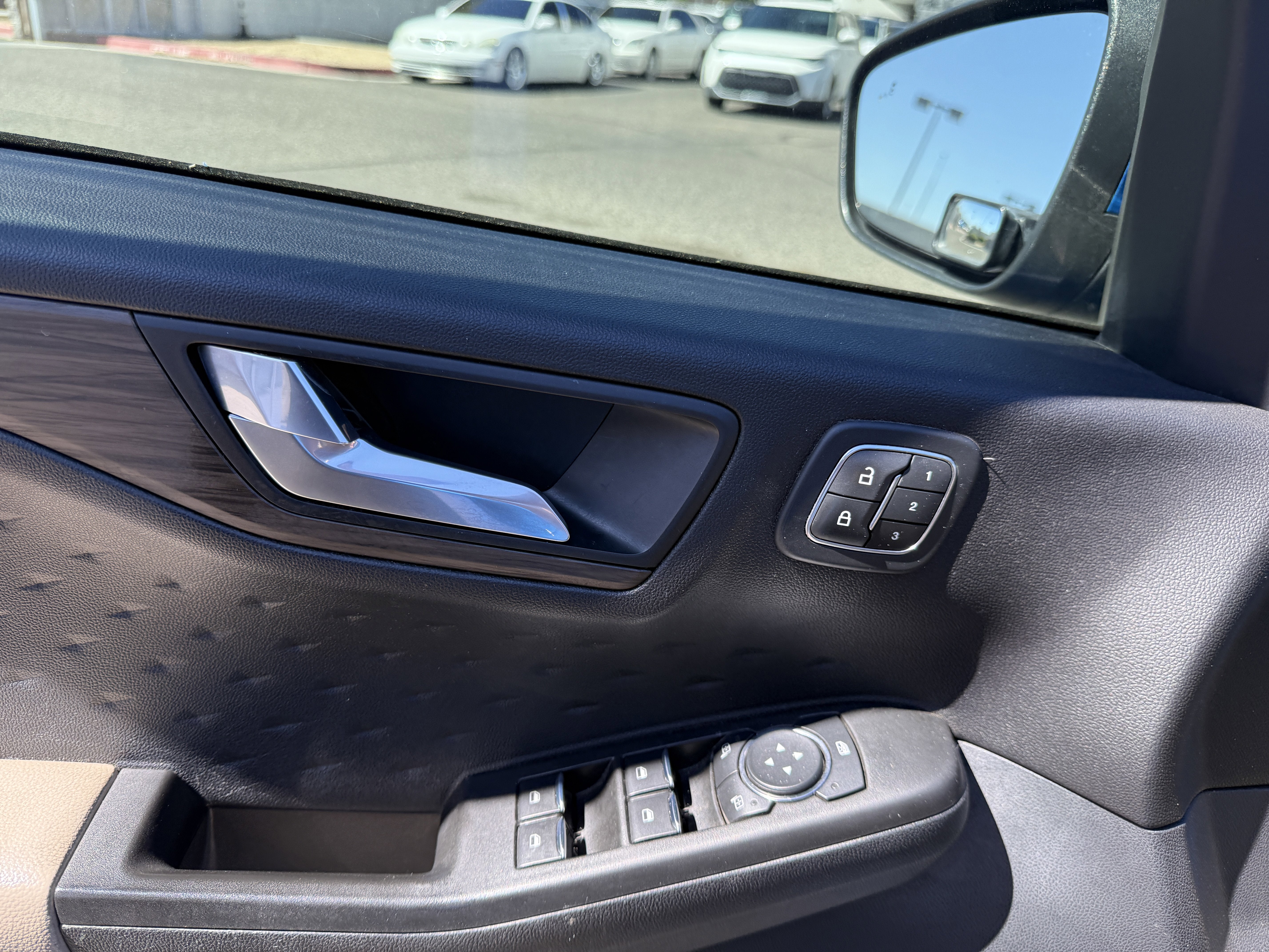 2020 Ford Escape Titanium* 1 OWNER/ CLN CARFX