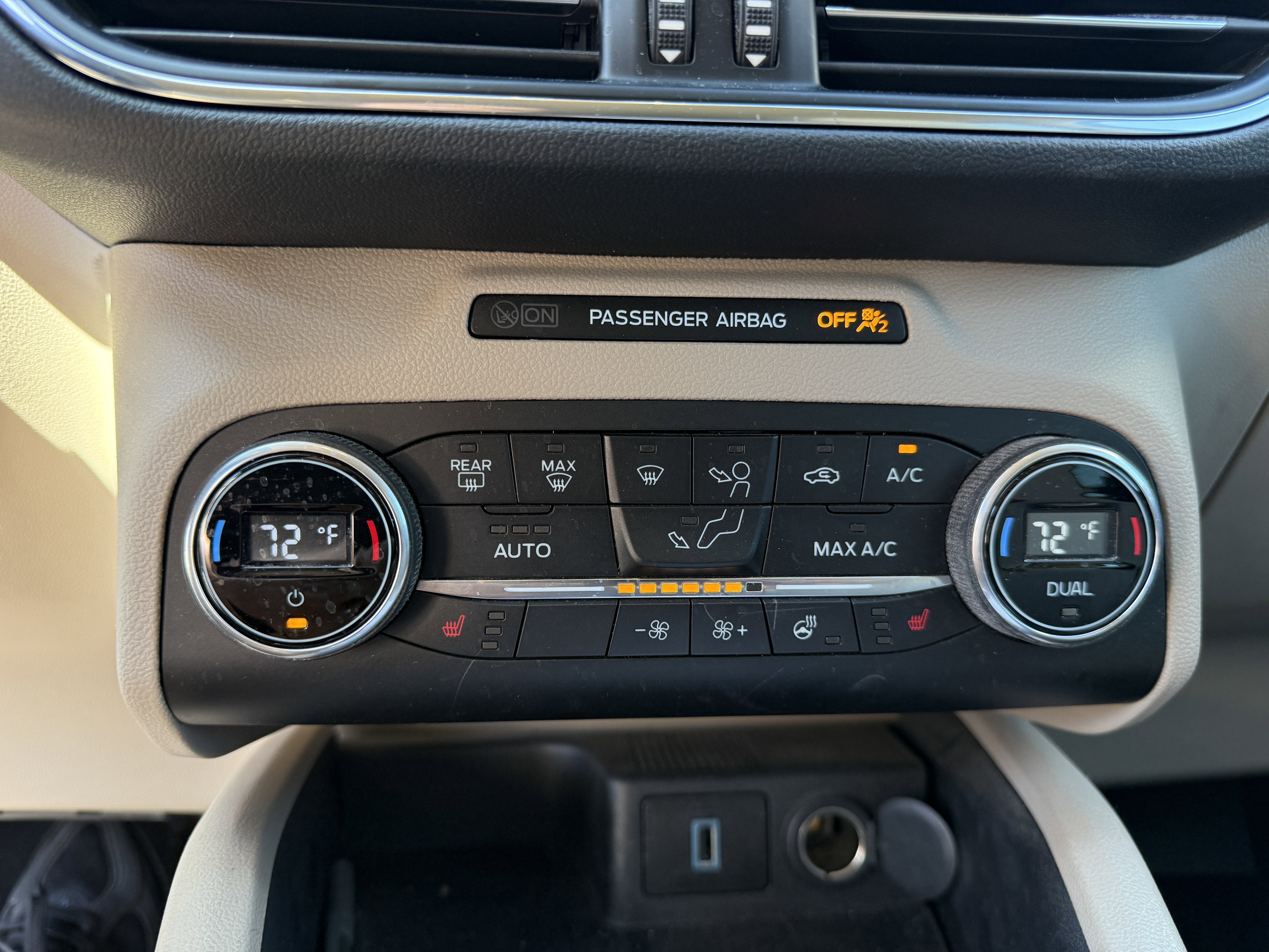 2020 Ford Escape Titanium* 1 OWNER/ CLN CARFX