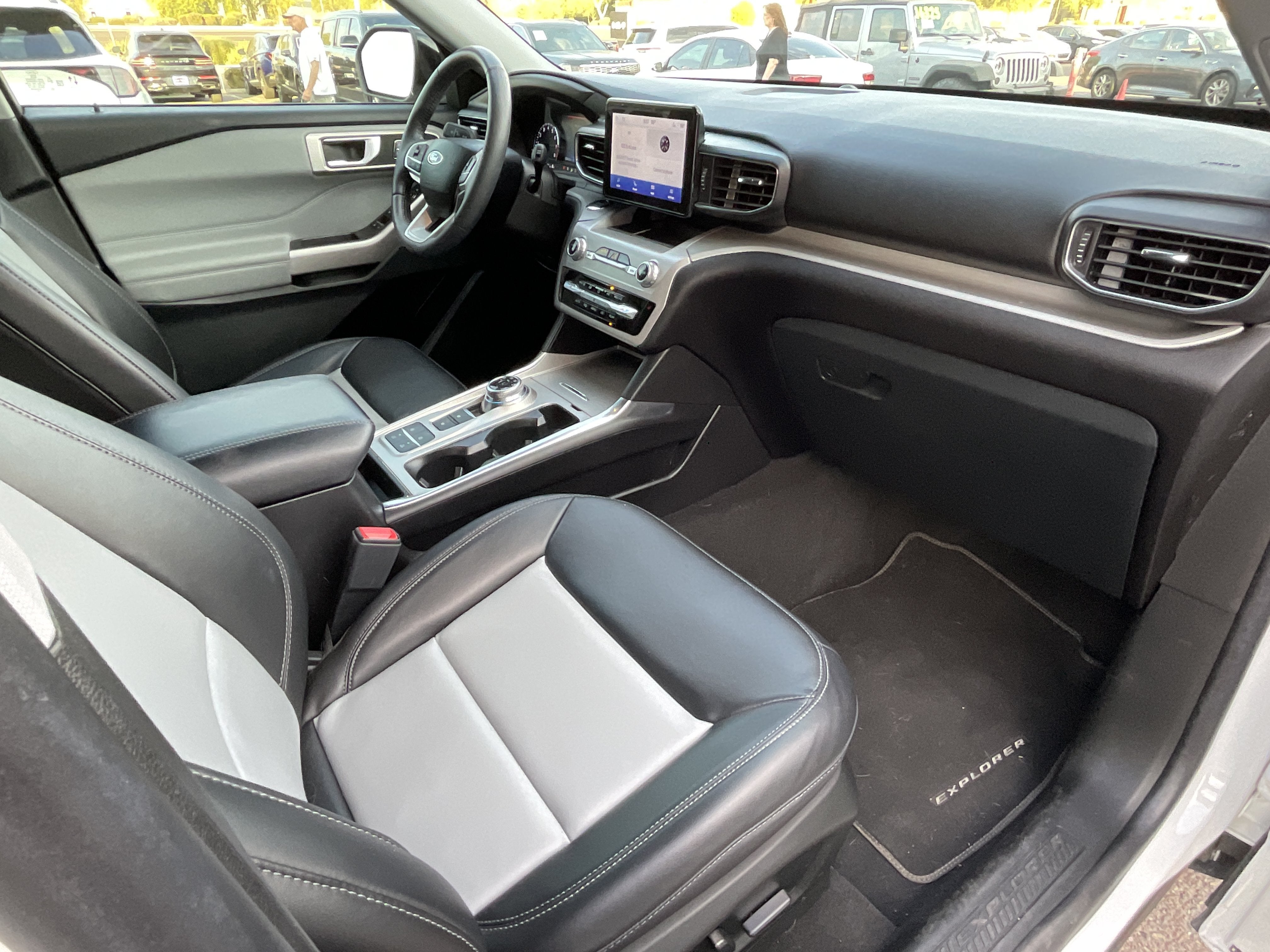 2023 Ford Explorer XLT***1 OWNER CLN CF