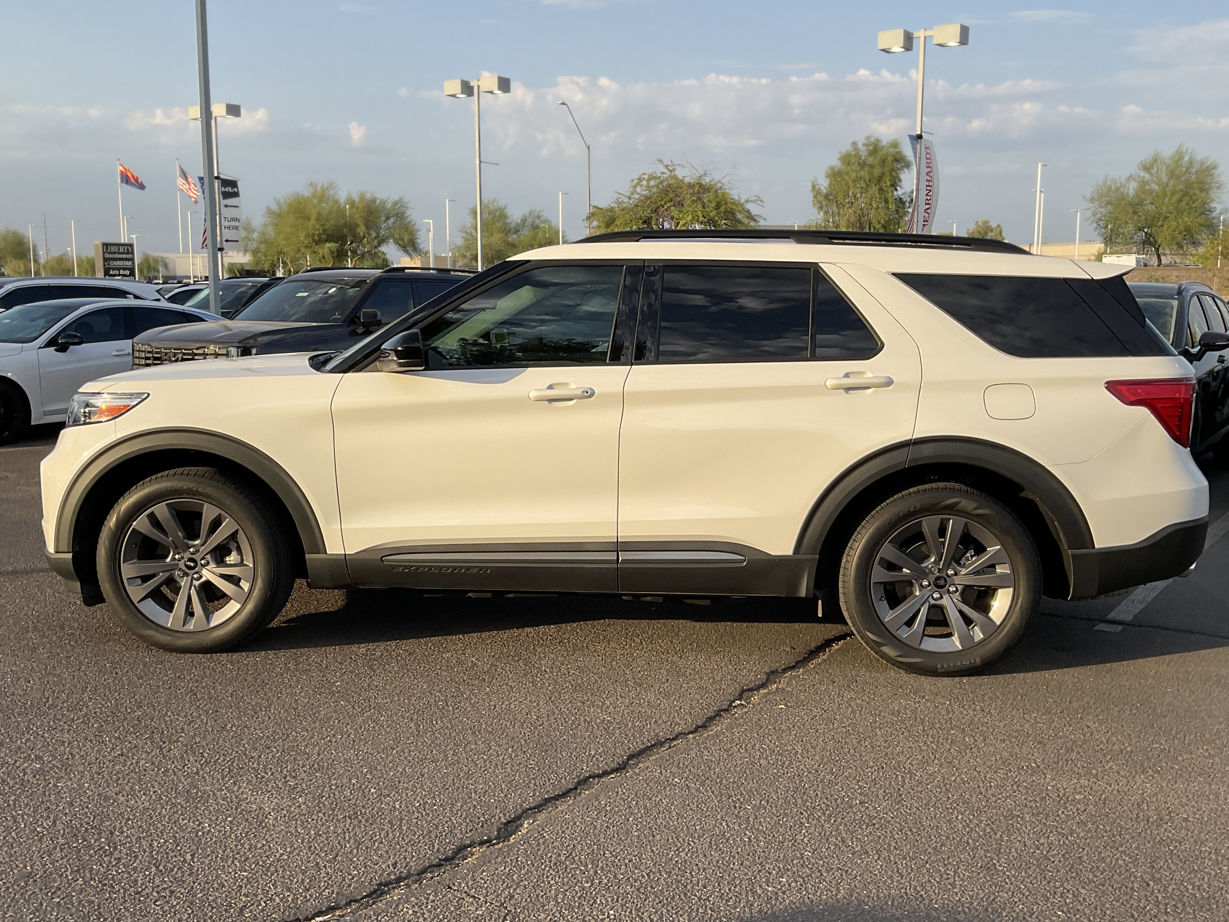 2023 Ford Explorer XLT***1 OWNER CLN CF