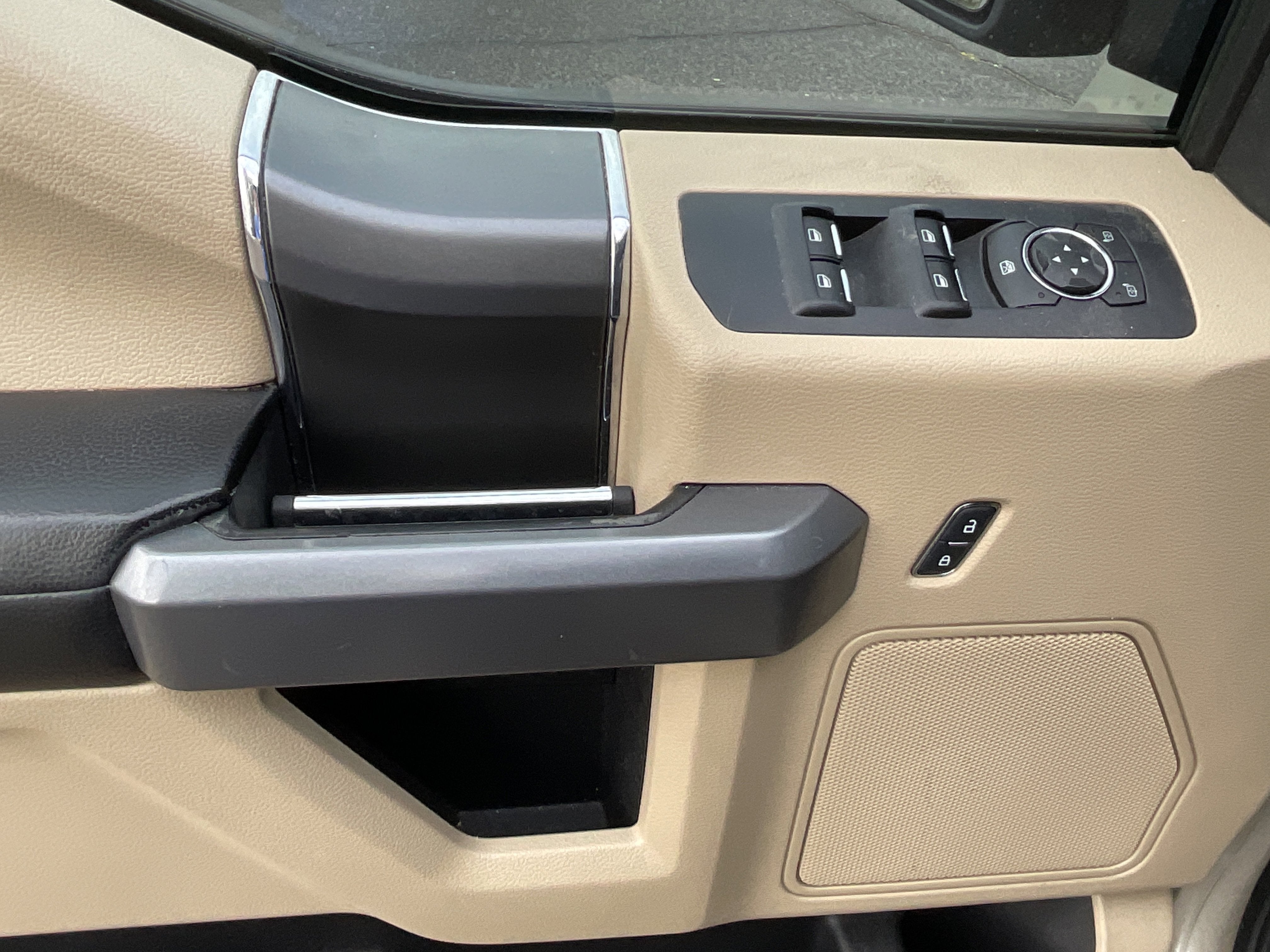 2018 Ford F-150 XLT* CLEAN CARFAX