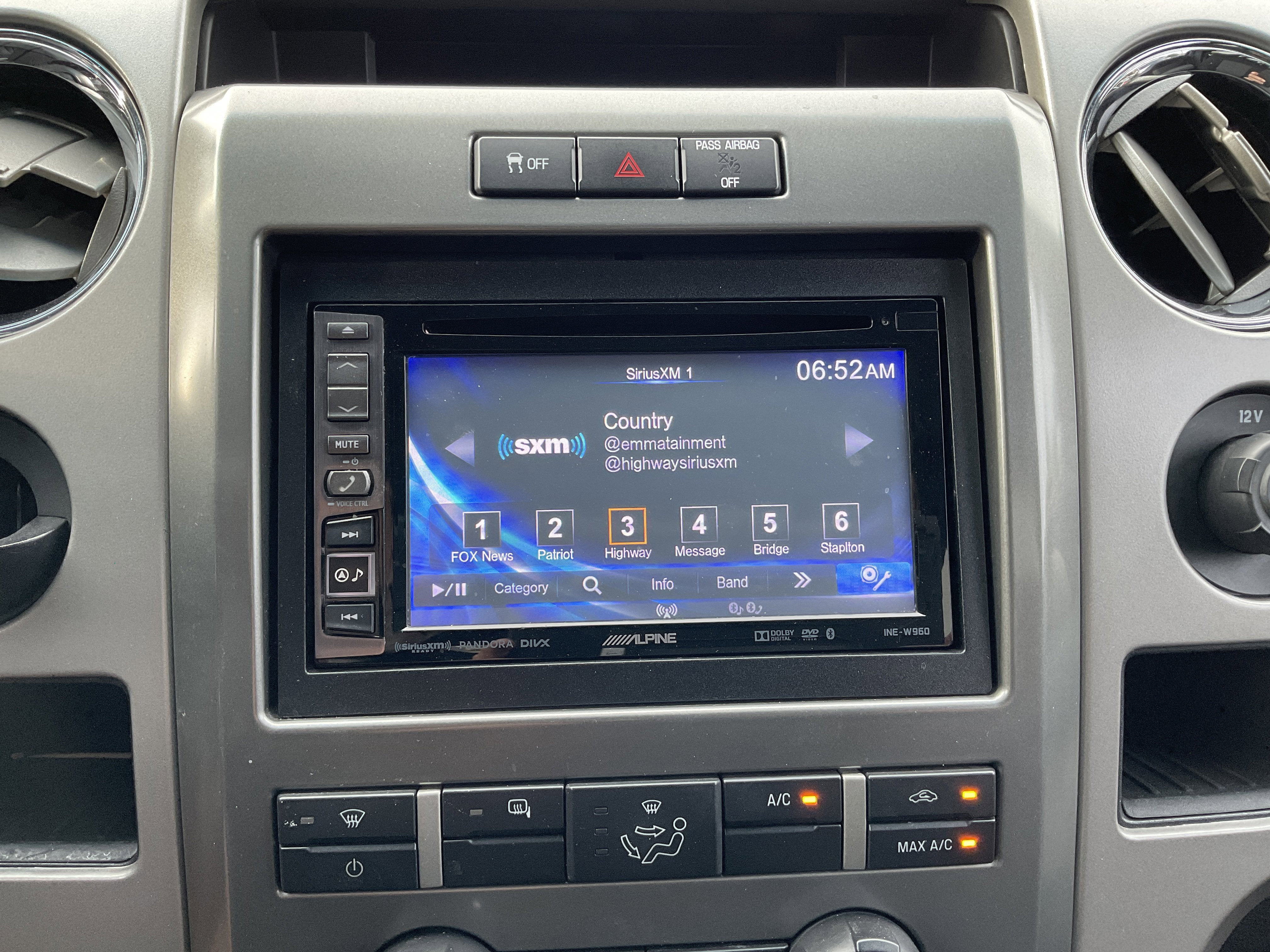 2012 Ford F-150 XLT* CLEAN/ 1 OWNER