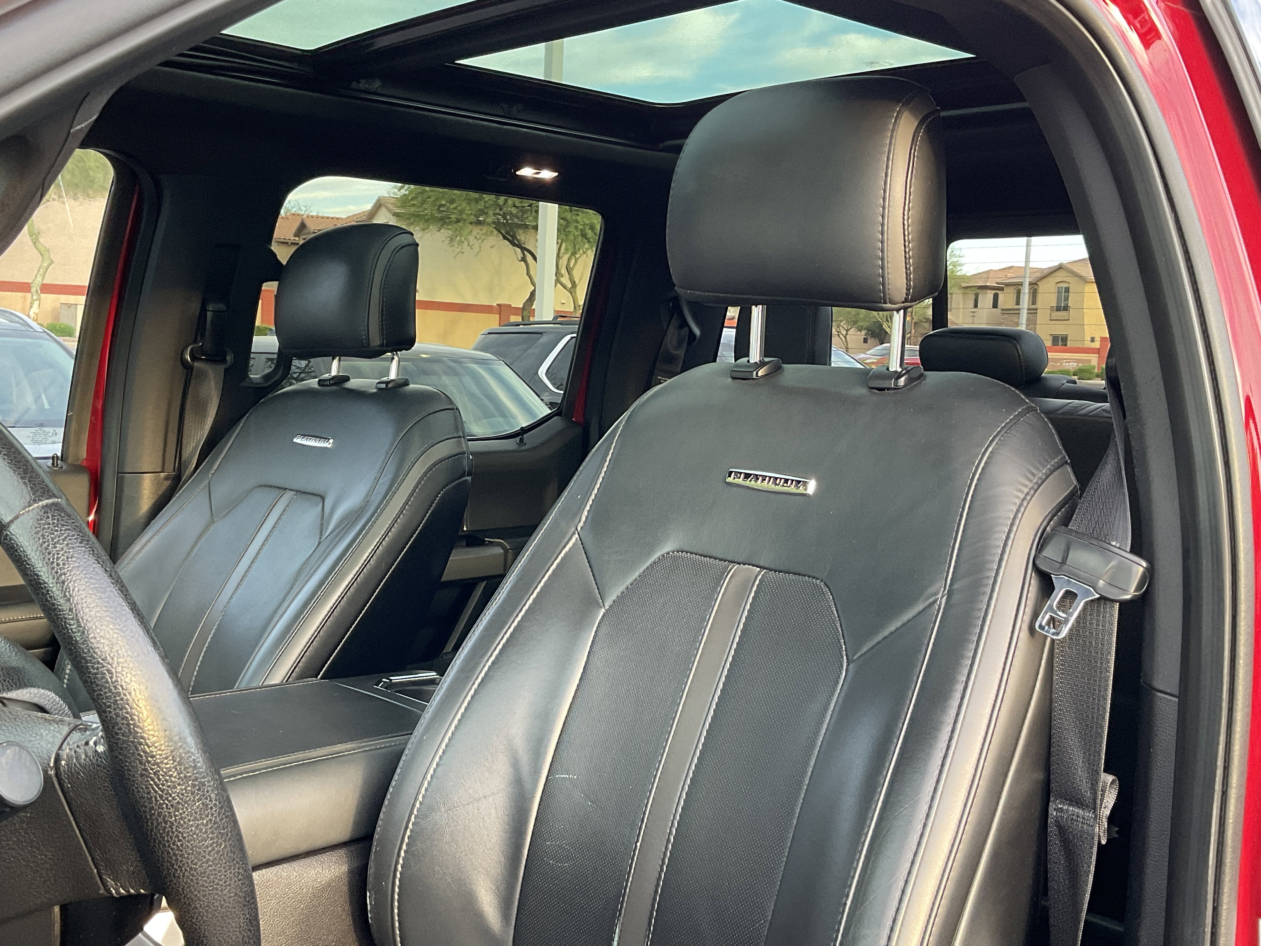 2016 Ford F-150 Platinum**1 OWNER CLN CF**