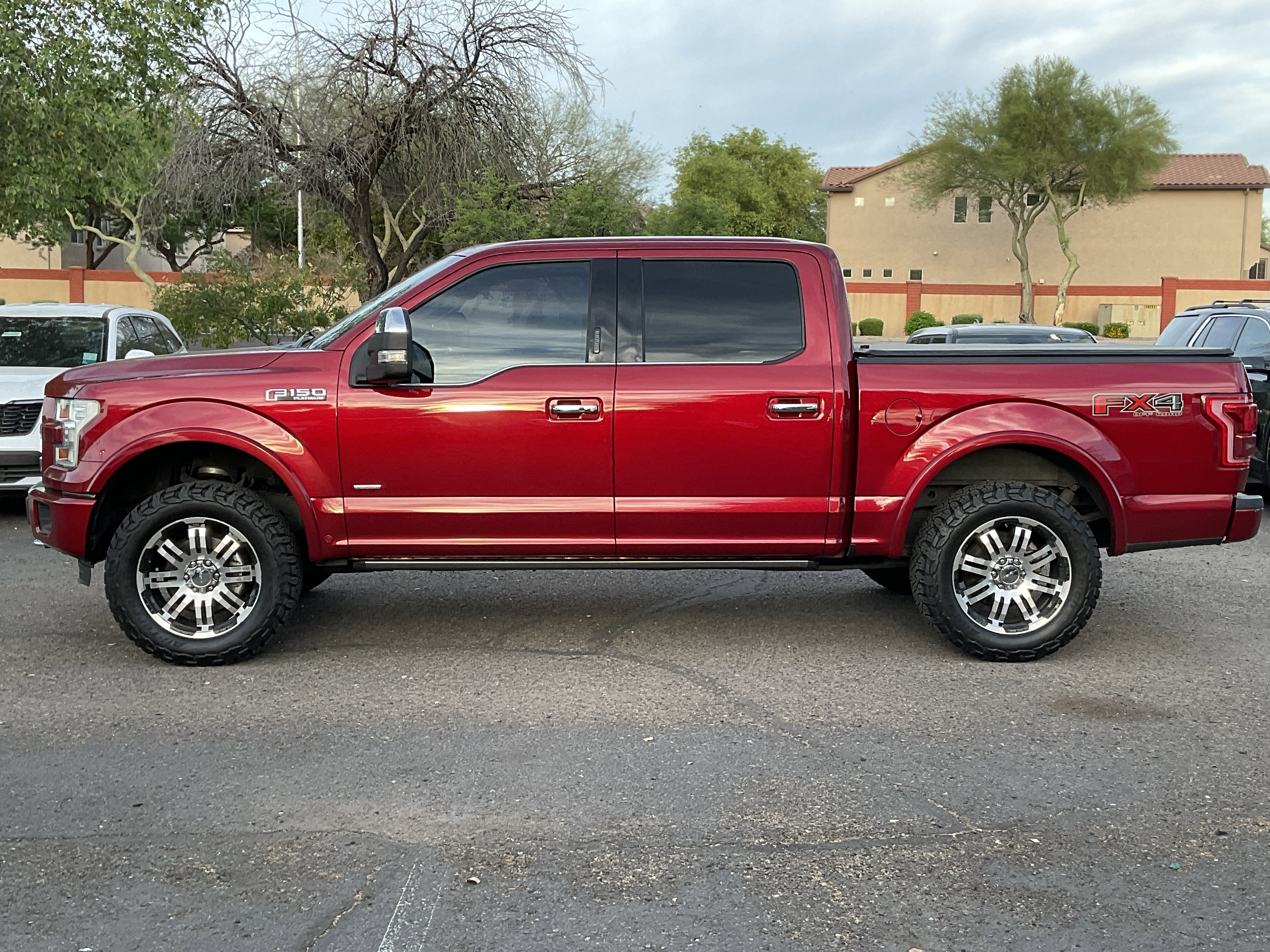 2016 Ford F-150 Platinum**1 OWNER CLN CF**