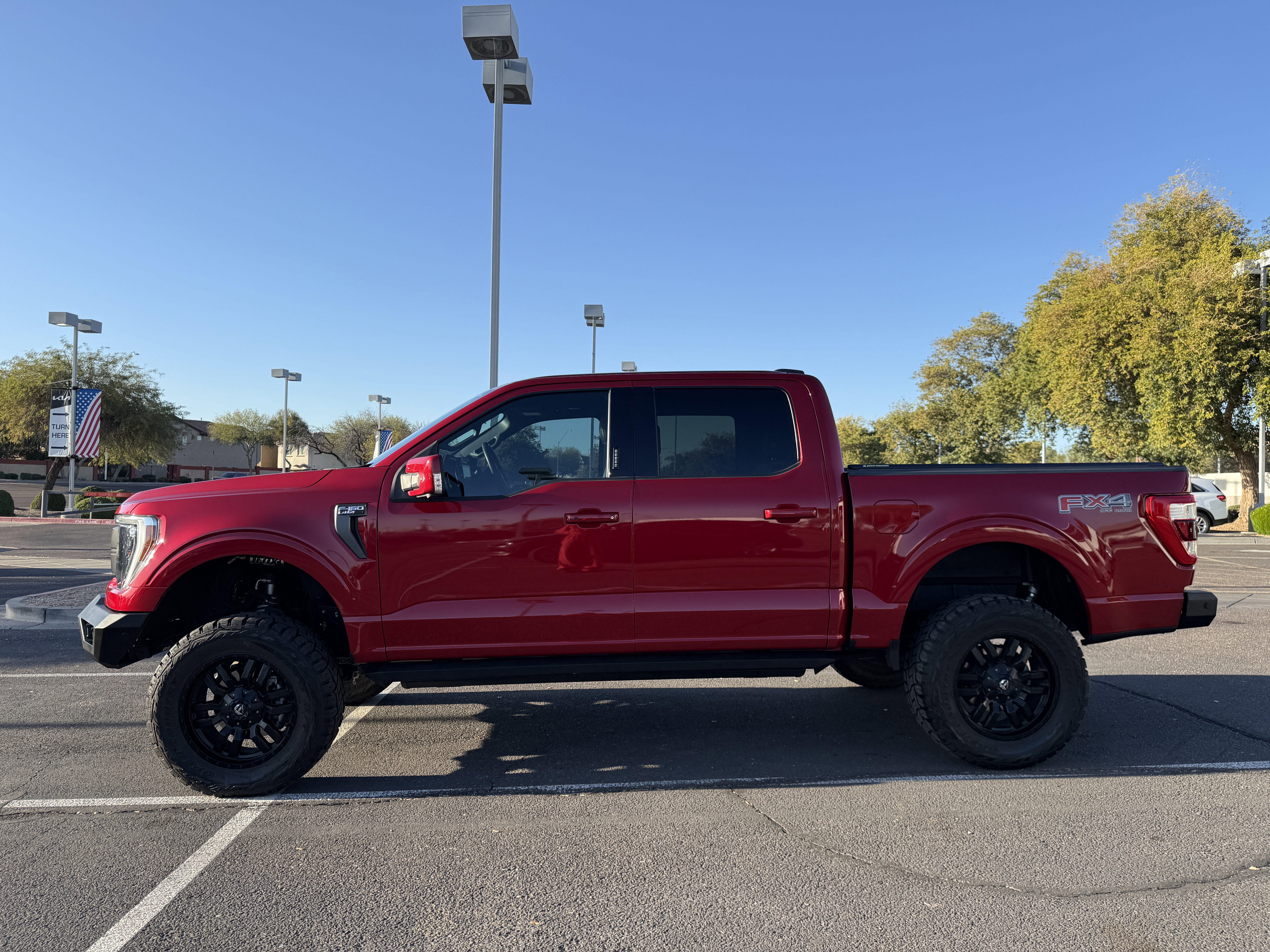 2022 Ford F-150 LARIAT*1 OWNER 10K IN AFTERMARKET