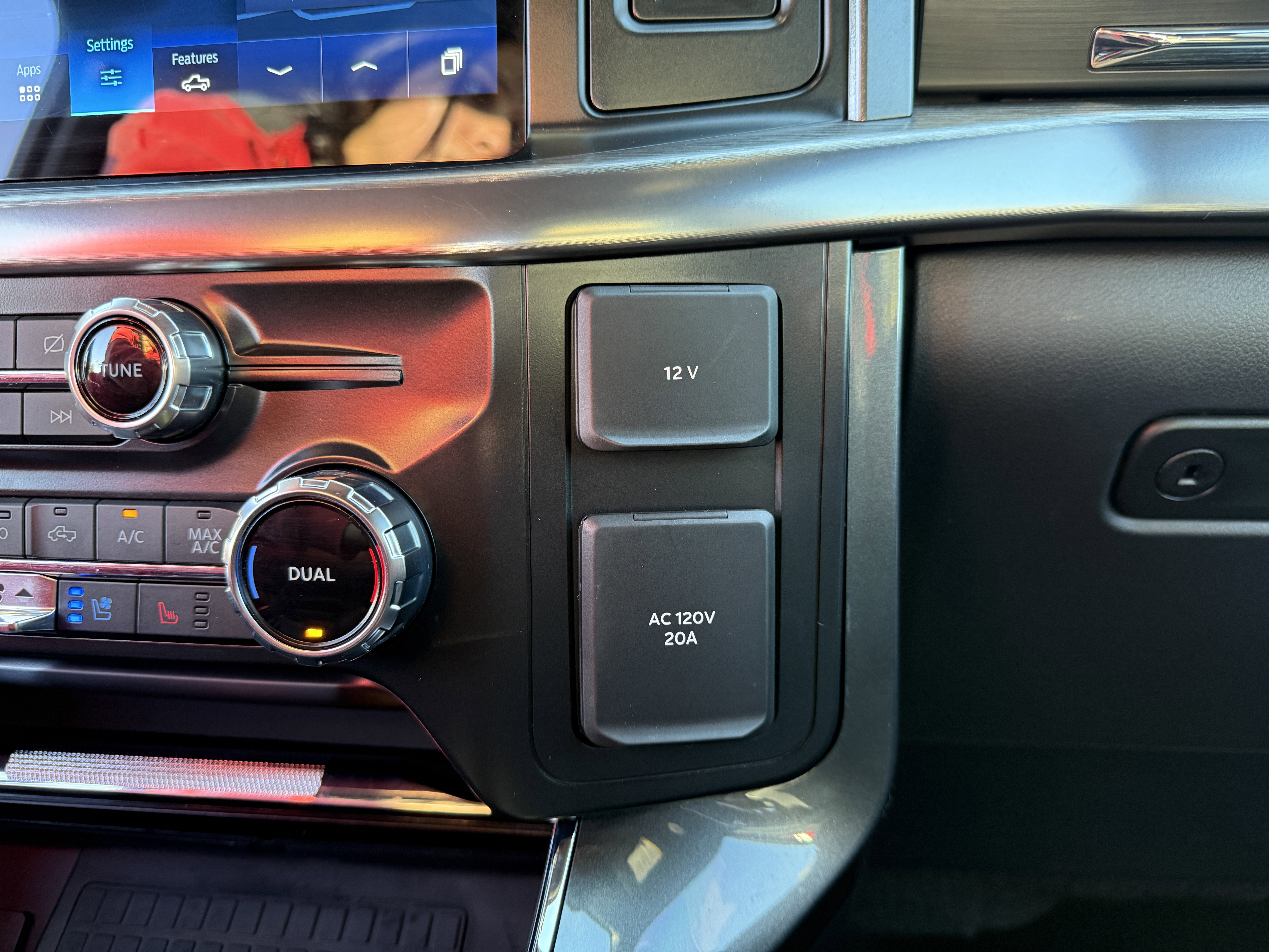 2022 Ford F-150 LARIAT*1 OWNER 10K IN AFTERMARKET