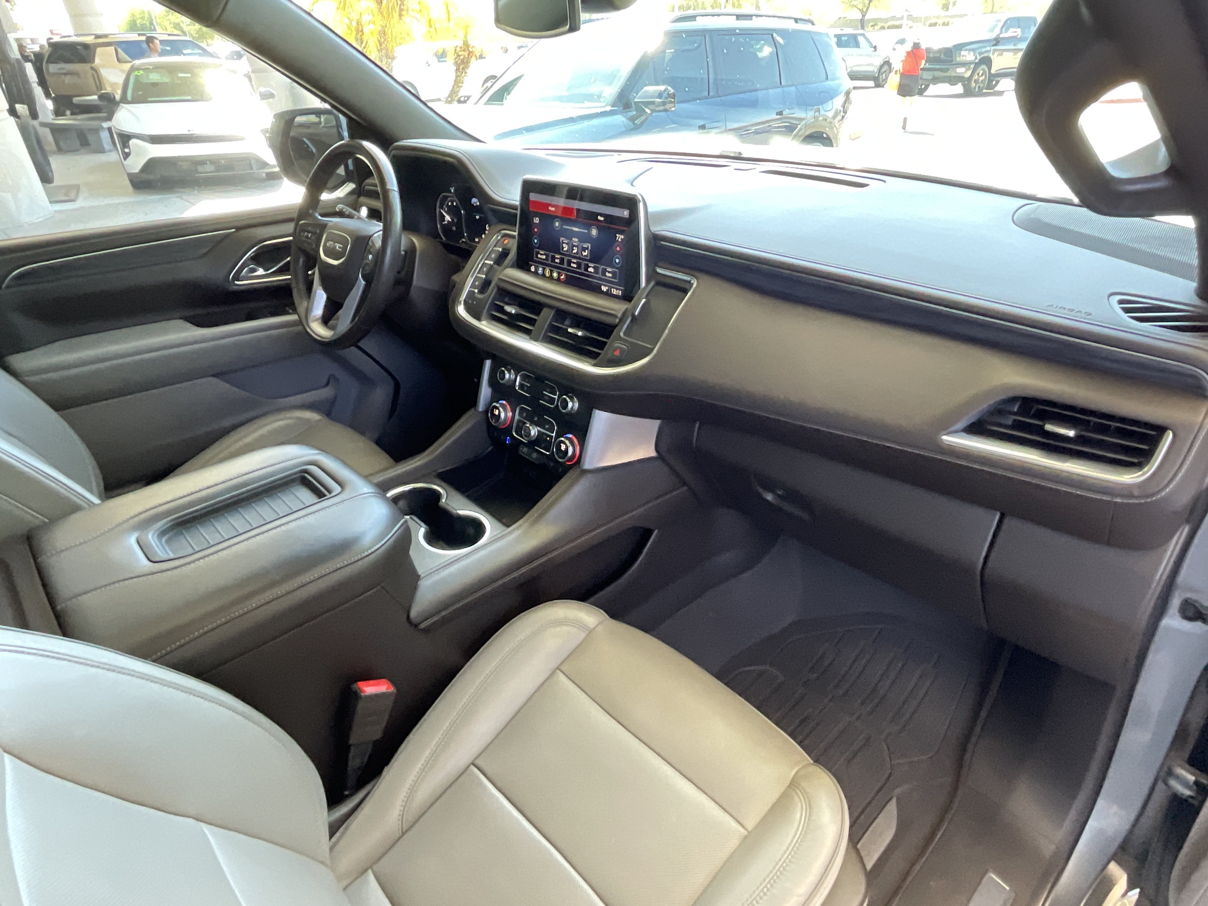 2021 GMC Yukon SLT