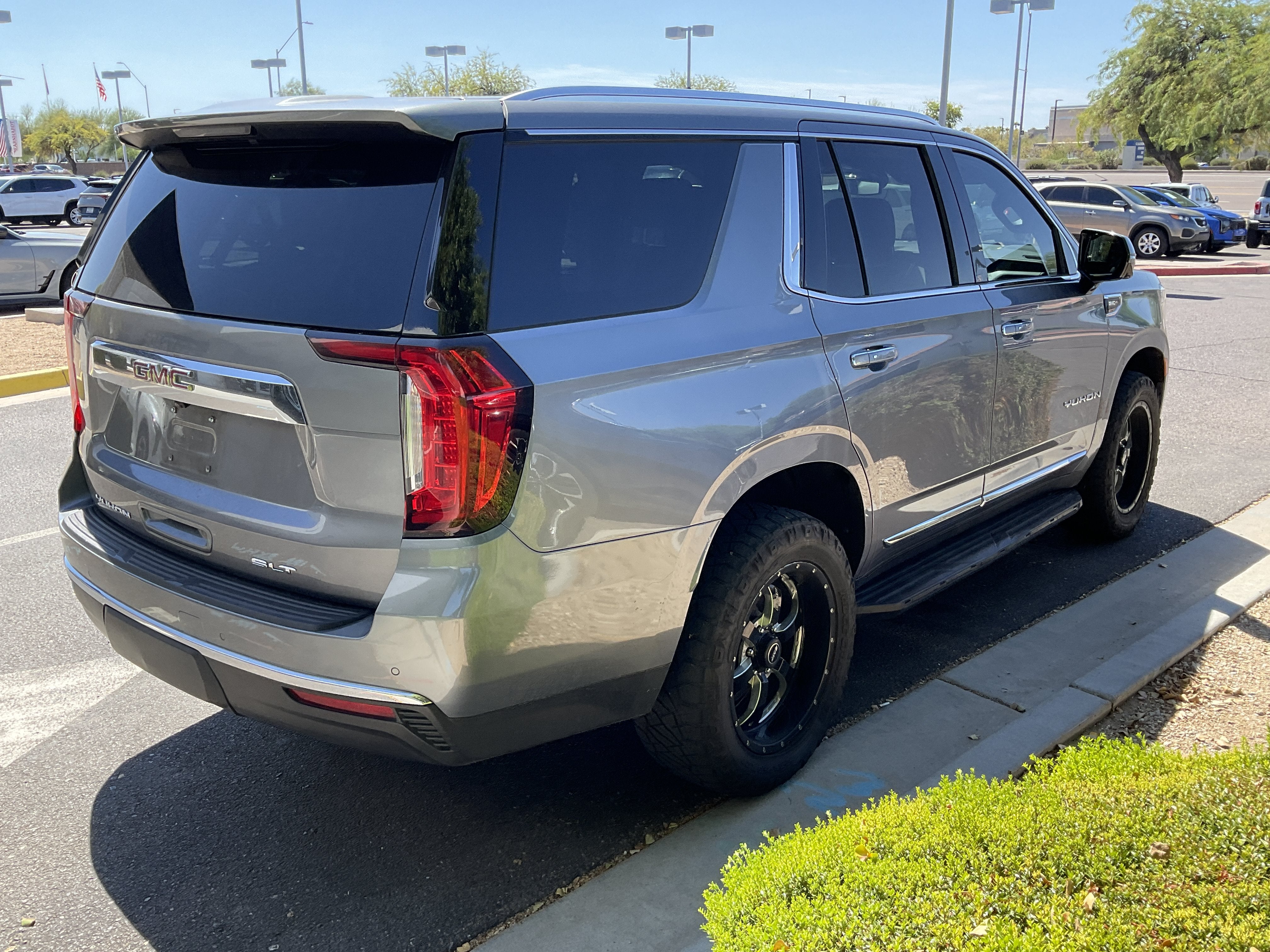 2021 GMC Yukon SLT