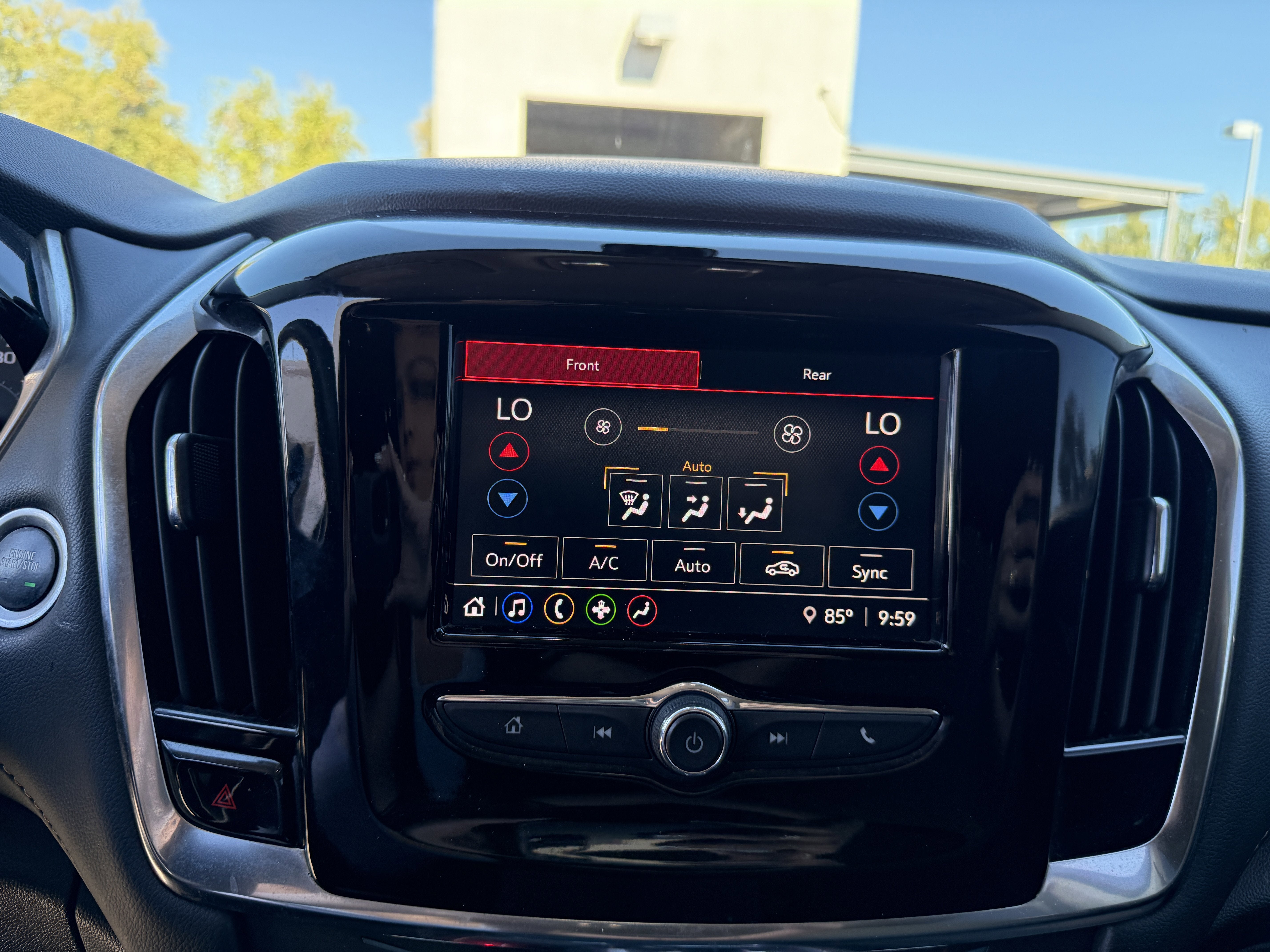 2021 Chevrolet Traverse LS* CLEAN CARFAX/ LOW MILES