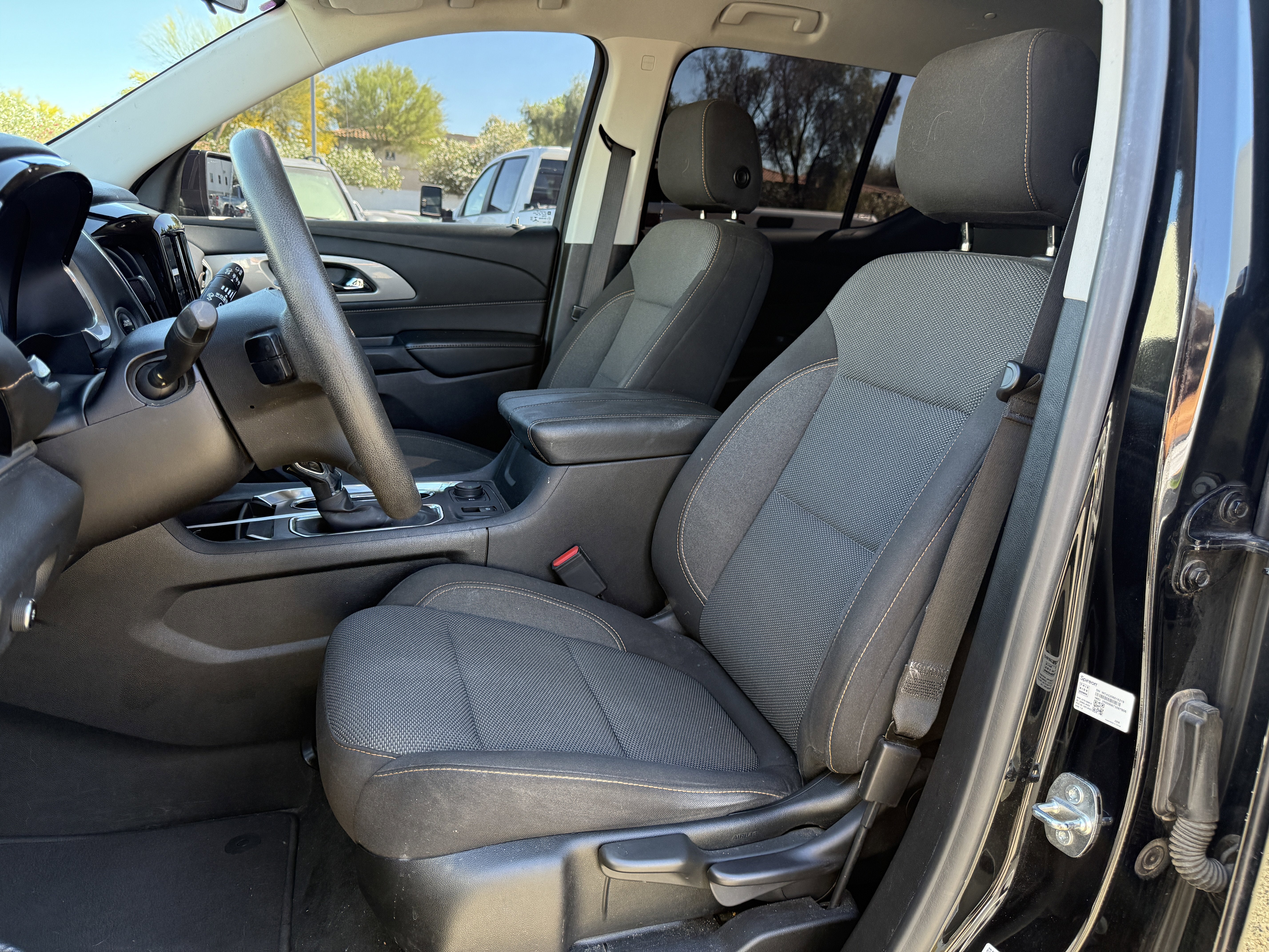 2021 Chevrolet Traverse LS* CLEAN CARFAX/ LOW MILES