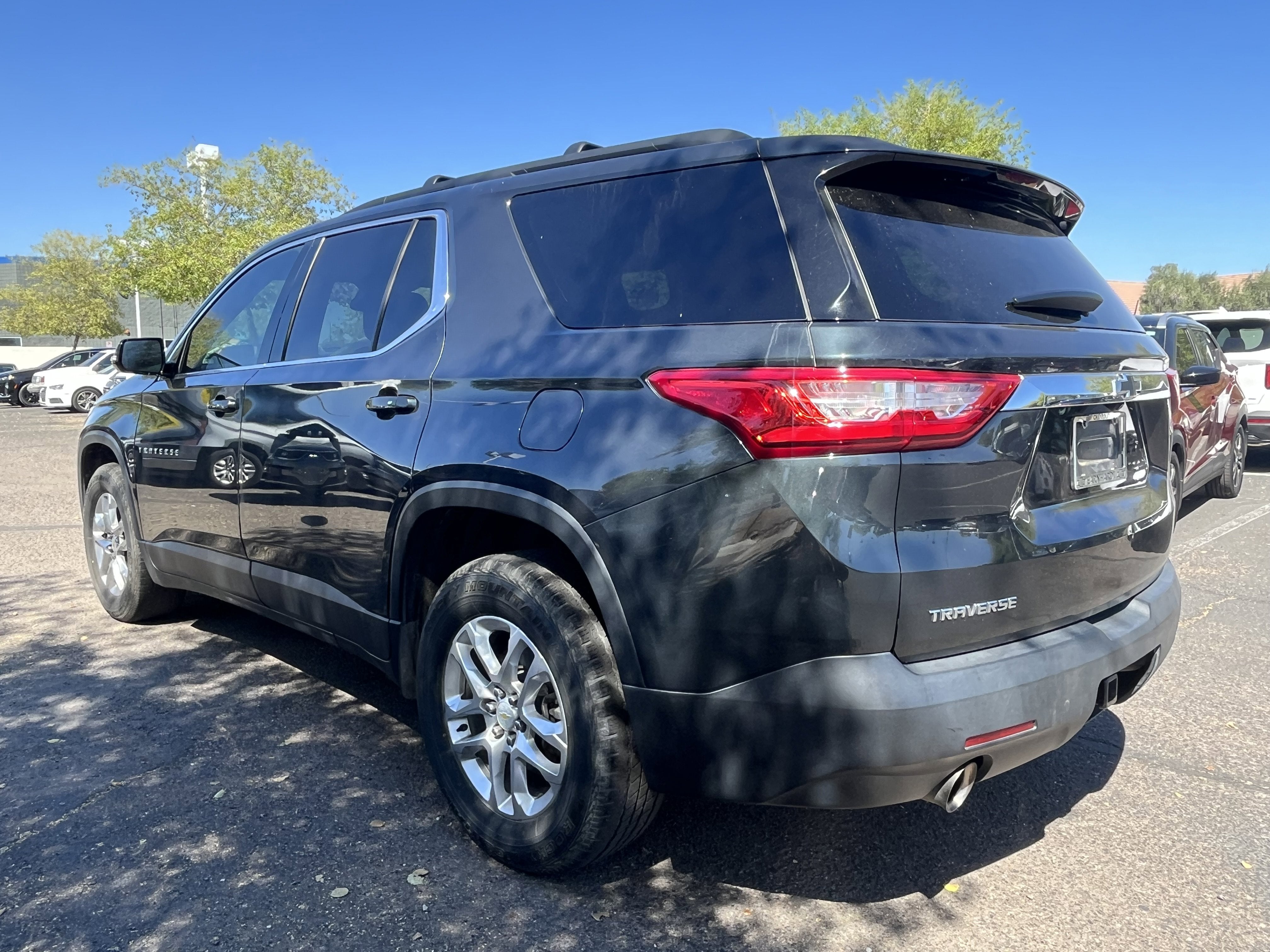 2020 Chevrolet Traverse LT Cloth* CLEAN CARFAX