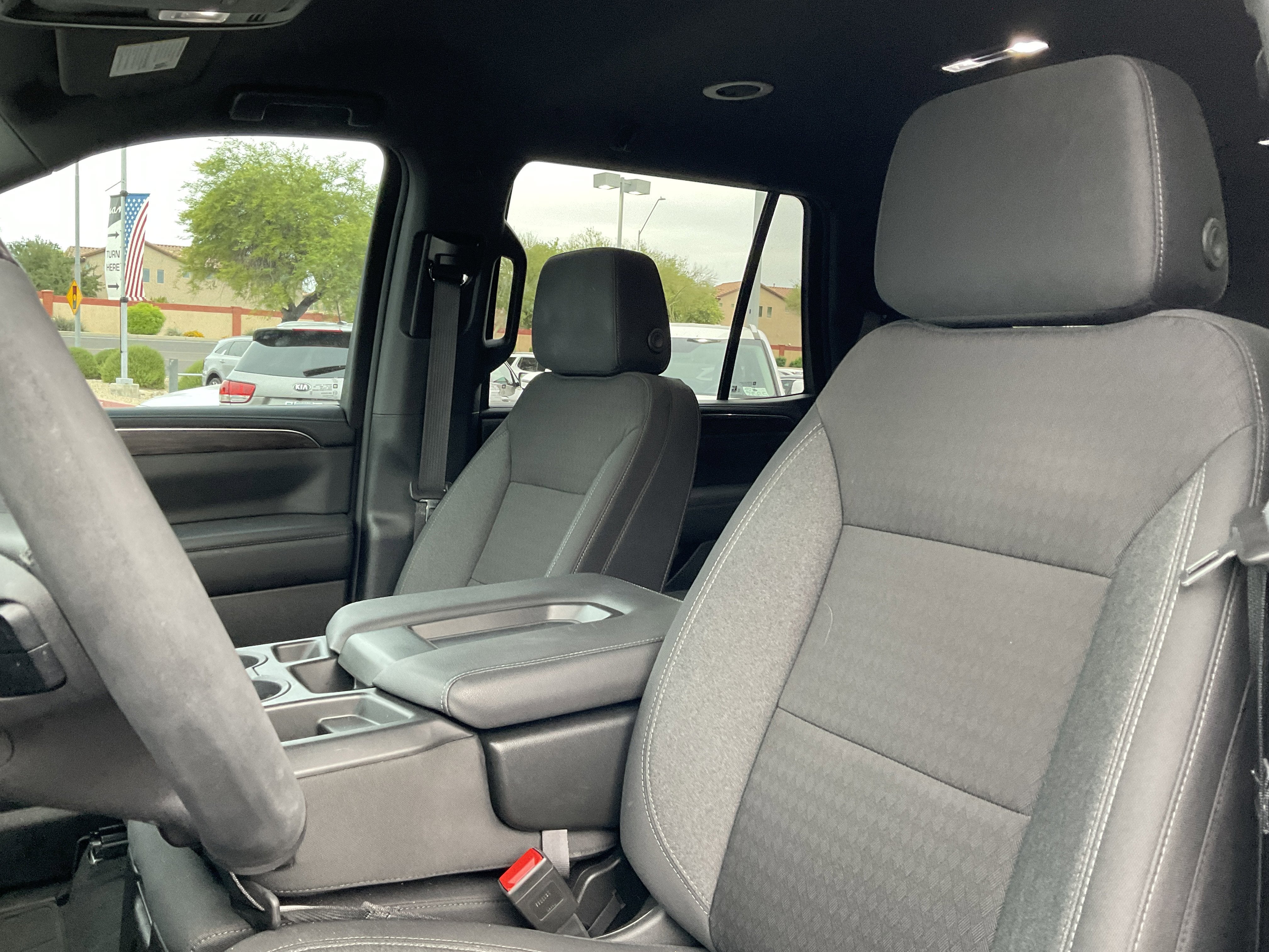 2024 Chevrolet Tahoe LS* 1 OWNER / CLEAN CARFAX