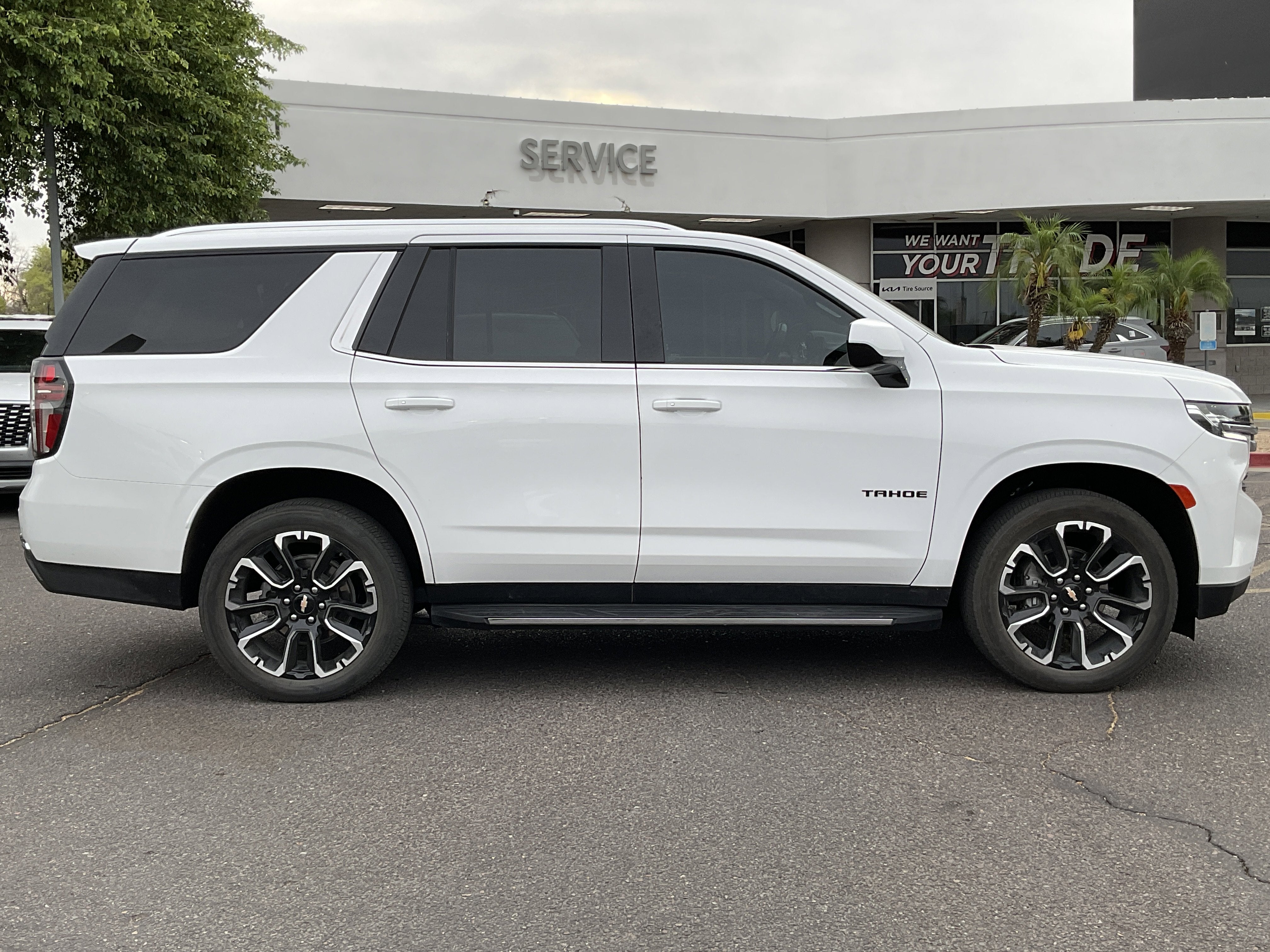 2024 Chevrolet Tahoe LS* 1 OWNER / CLEAN CARFAX