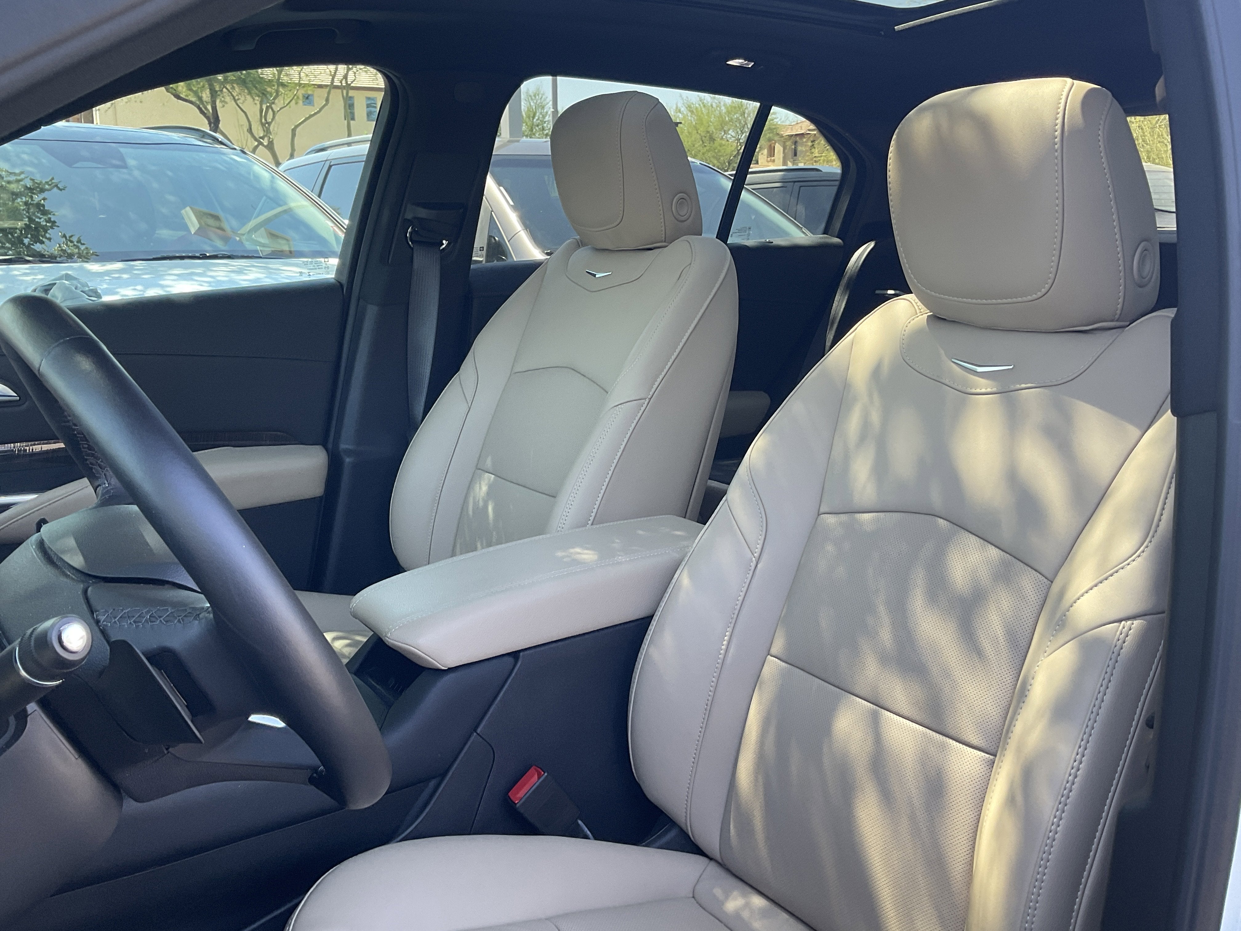 2025 Cadillac XT4 FWD Premium Luxury