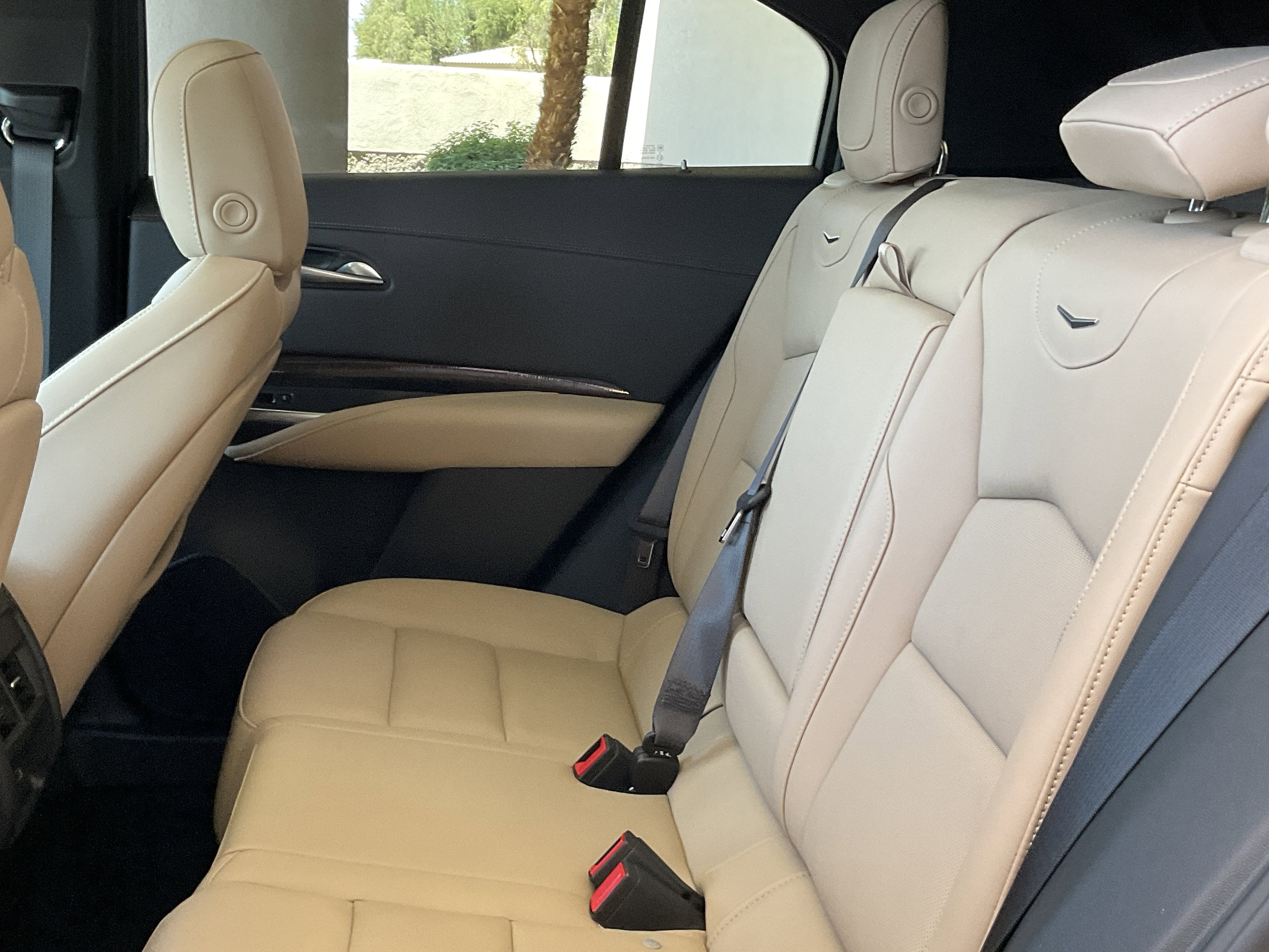 2025 Cadillac XT4 FWD Premium Luxury