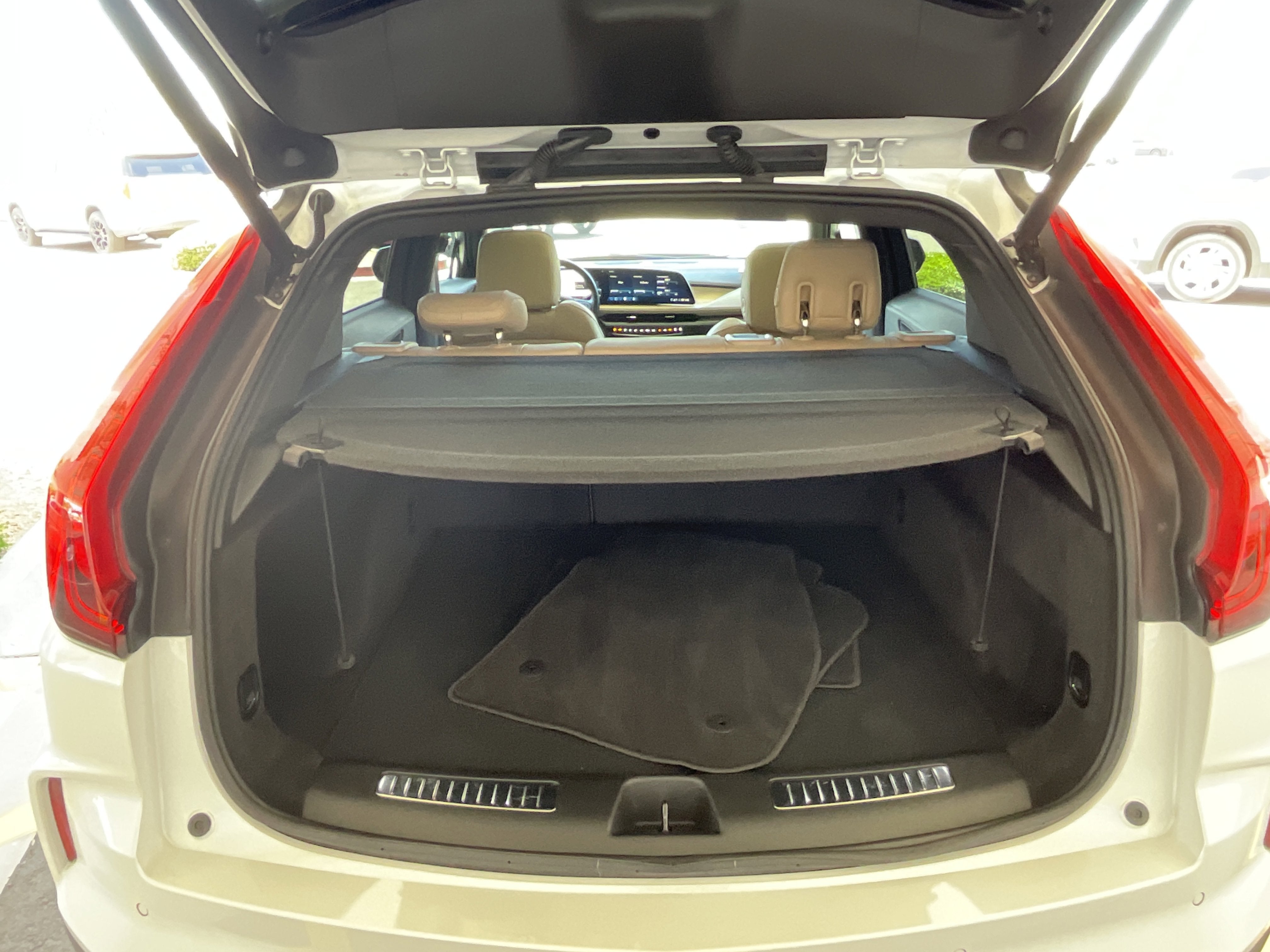 2025 Cadillac XT4 FWD Premium Luxury