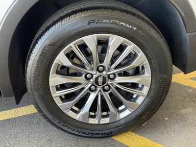 2025 Cadillac XT4 FWD Premium Luxury