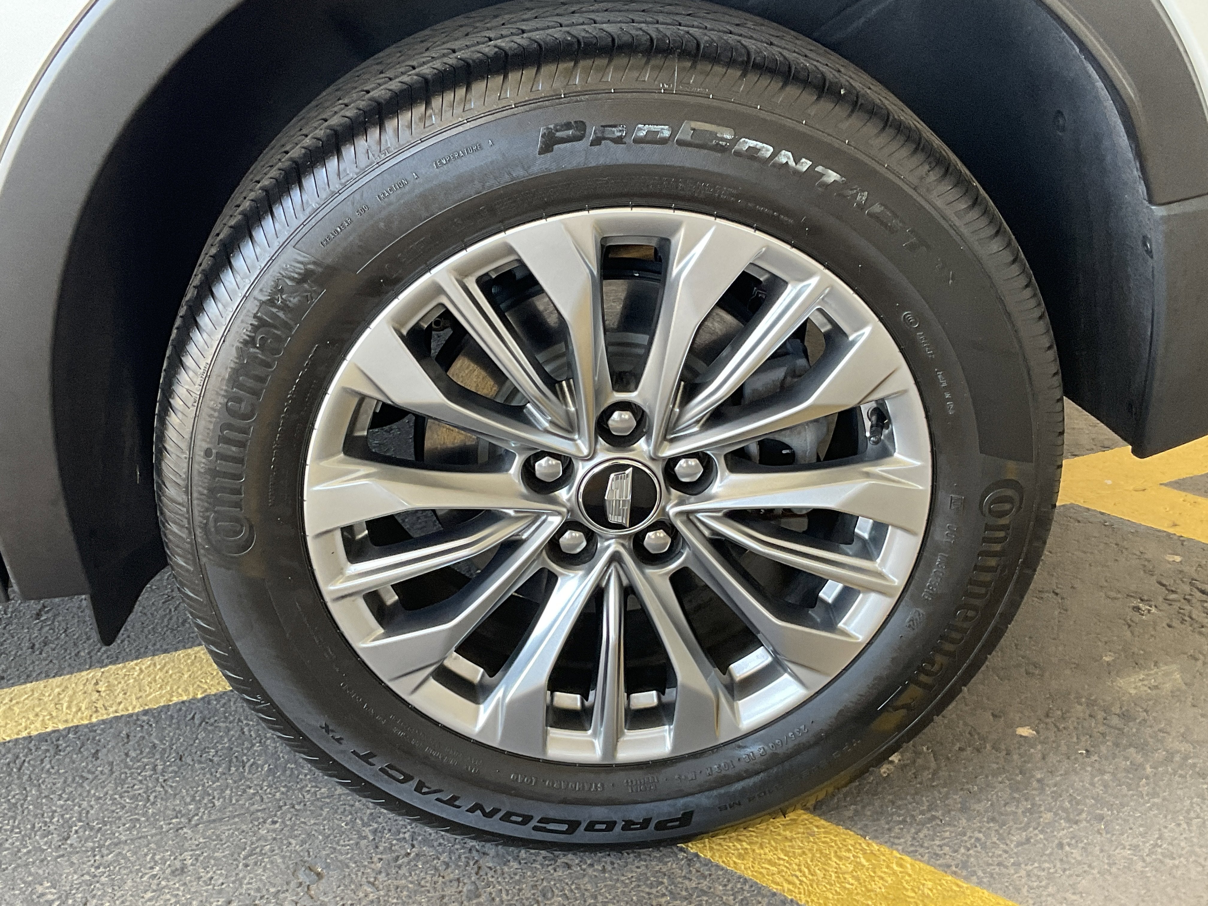 2025 Cadillac XT4 FWD Premium Luxury