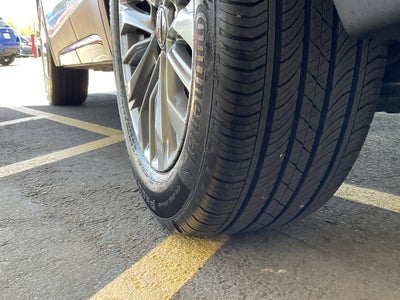 2025 Cadillac XT4 FWD Premium Luxury