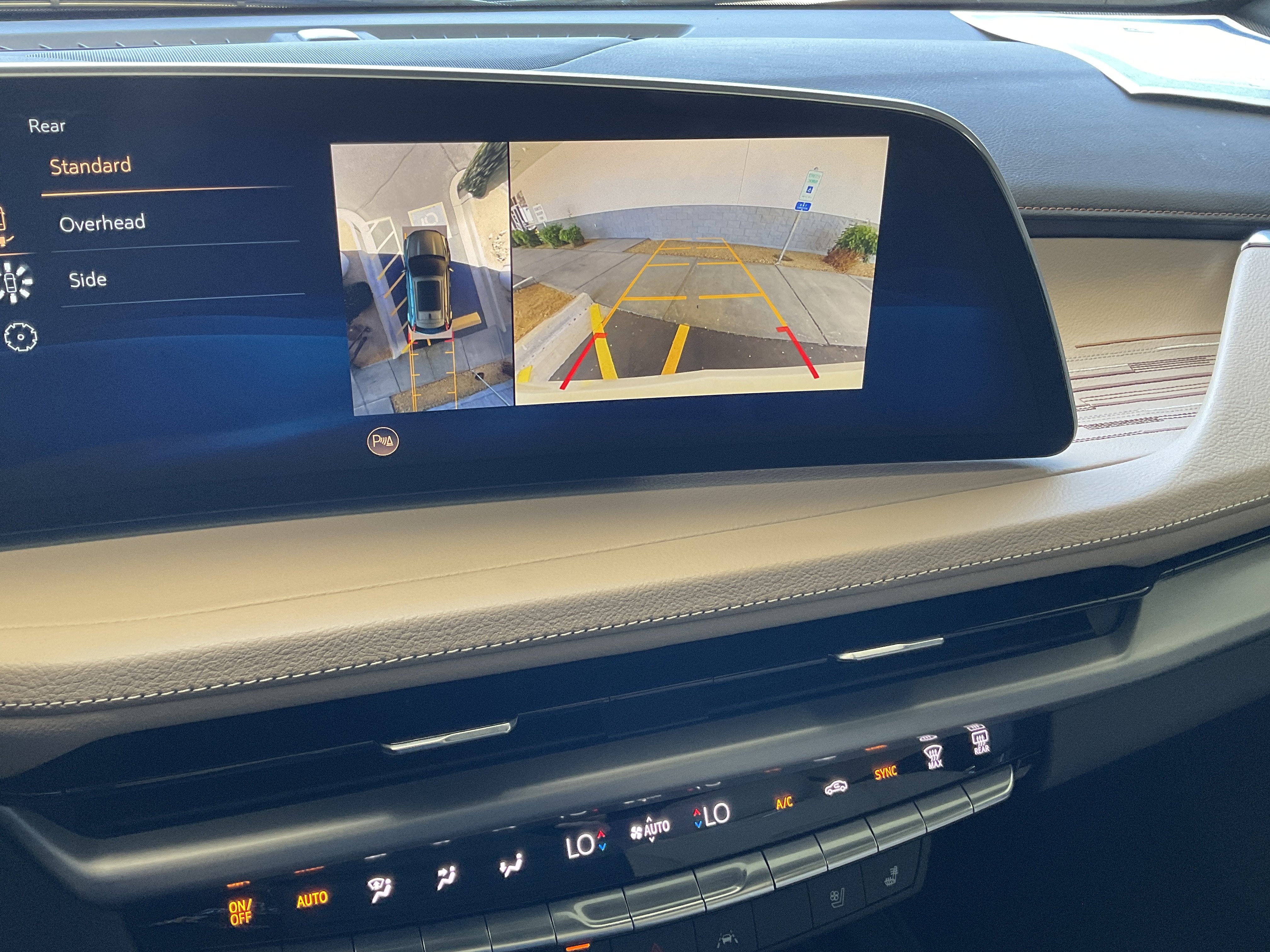 2025 Cadillac XT4 FWD Premium Luxury