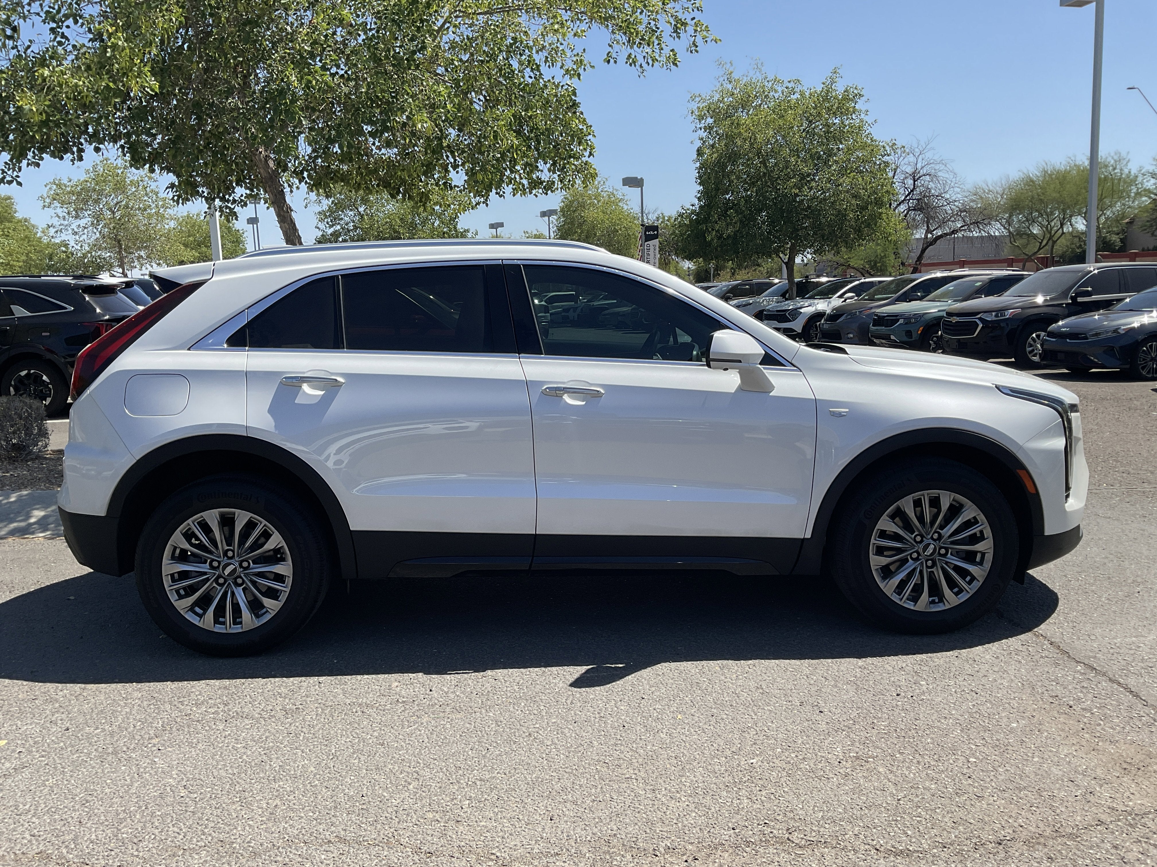 2025 Cadillac XT4 FWD Premium Luxury
