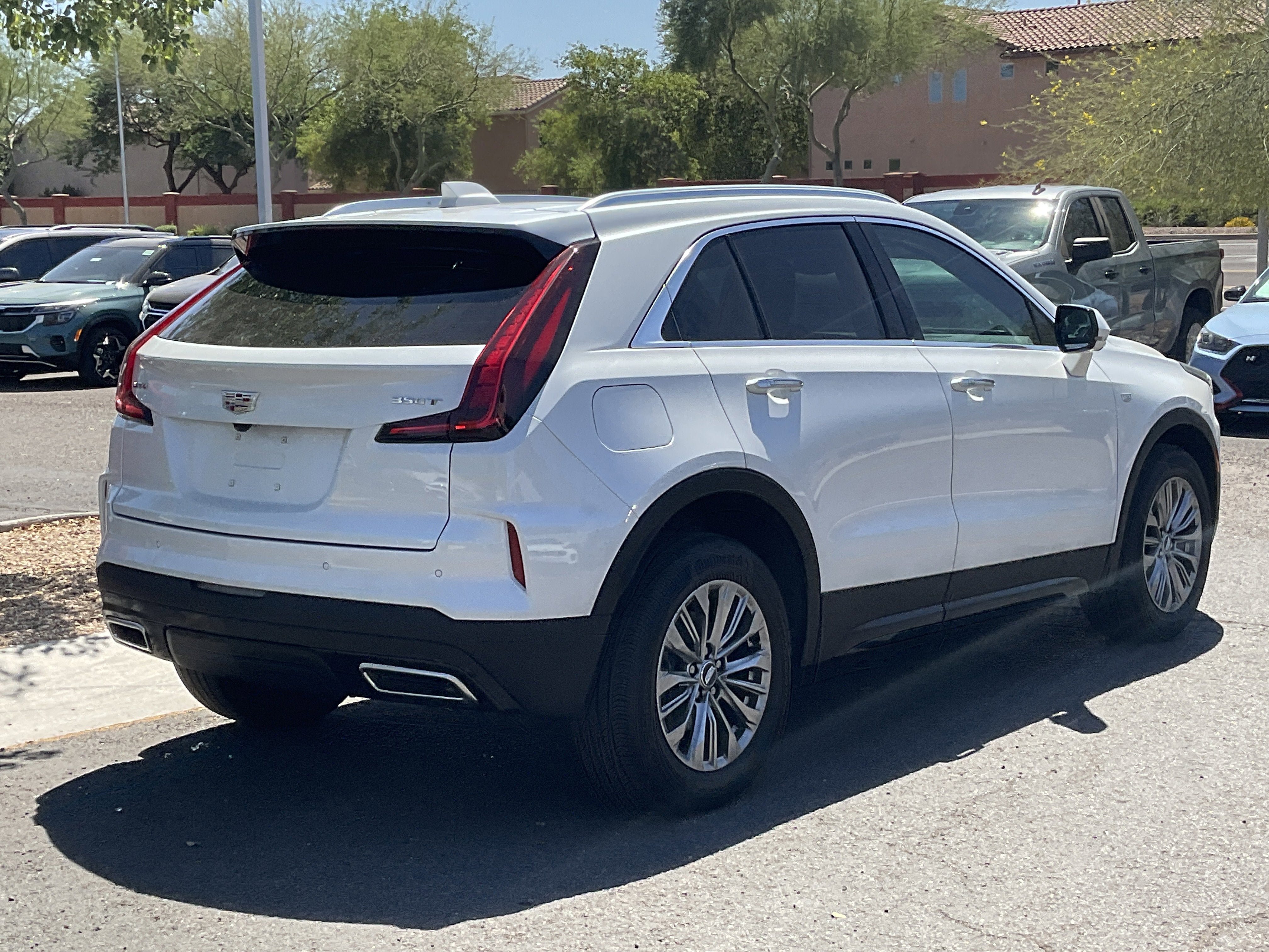 2025 Cadillac XT4 FWD Premium Luxury