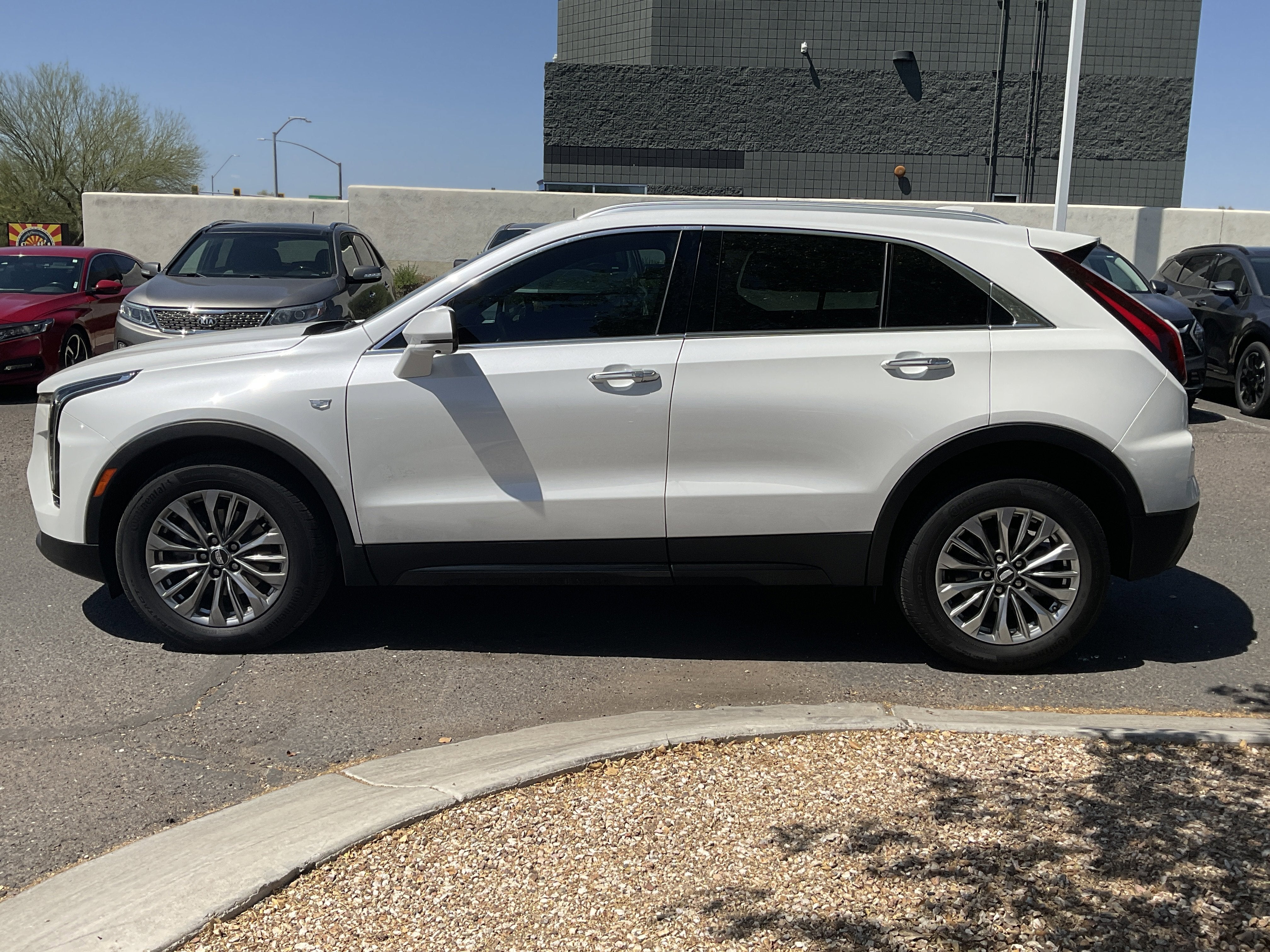 2025 Cadillac XT4 FWD Premium Luxury