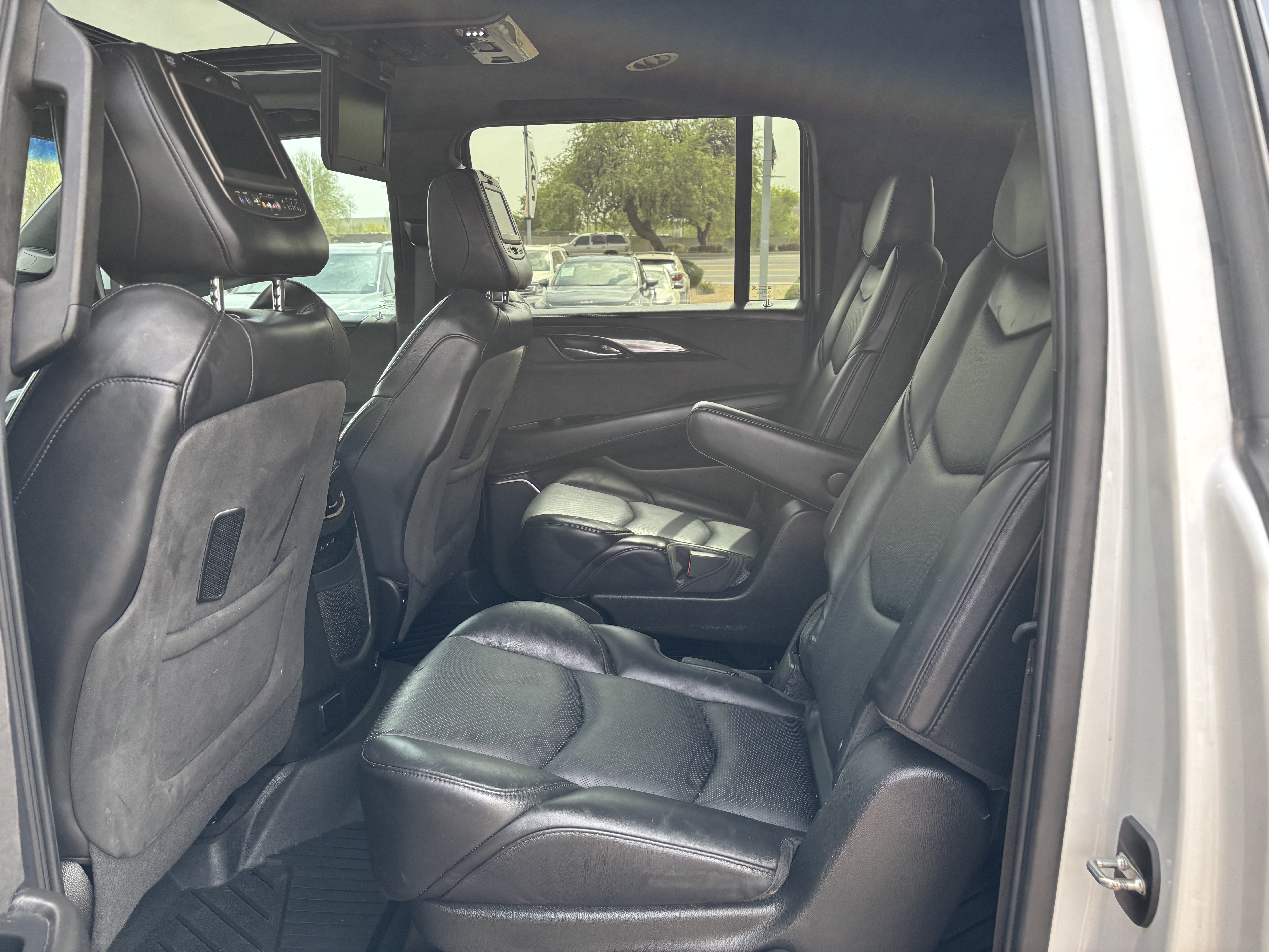 2019 Cadillac Escalade ESV Platinum