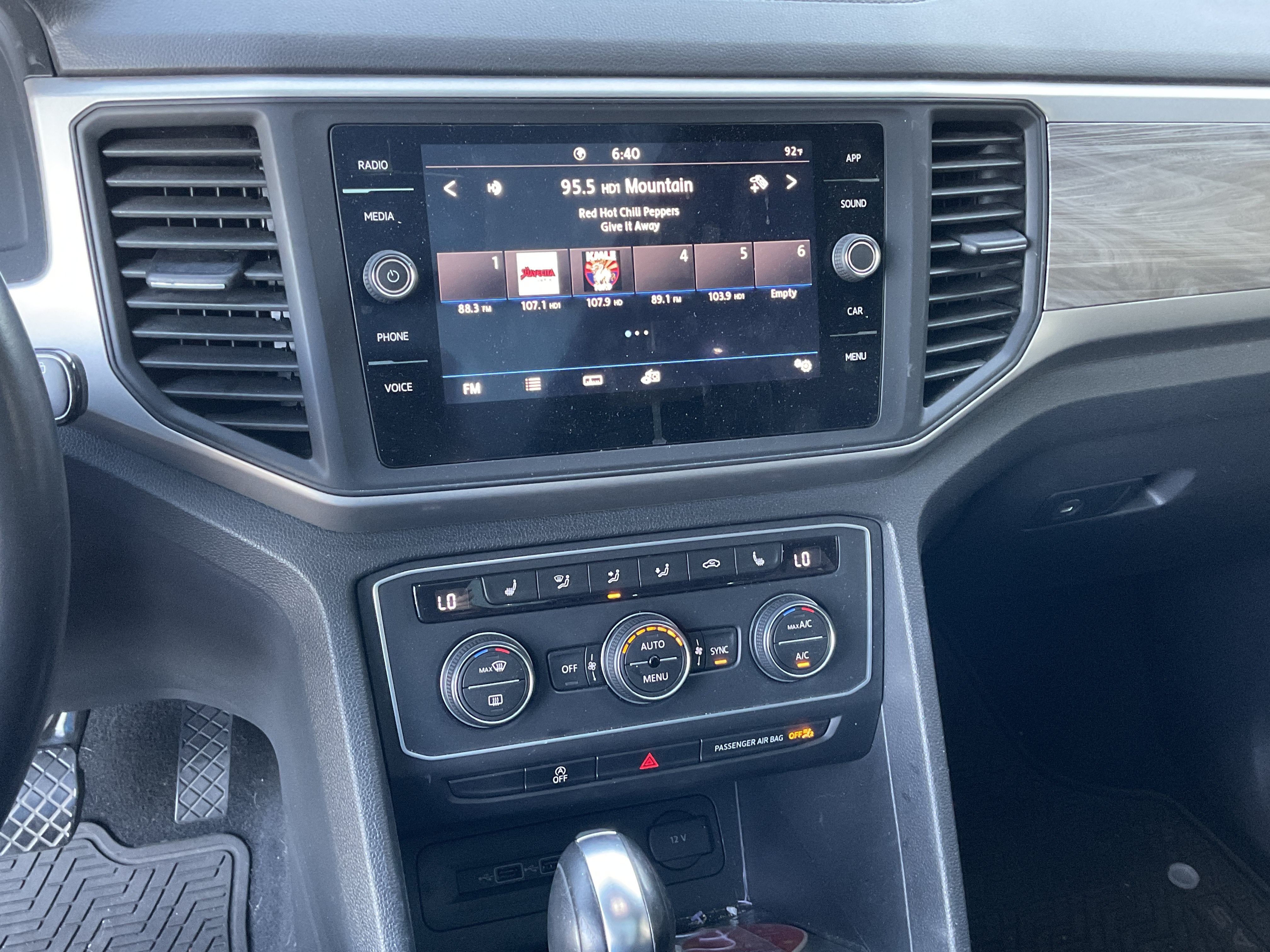 2020 Volkswagen Atlas Cross Sport 2.0T SE w/Technology
