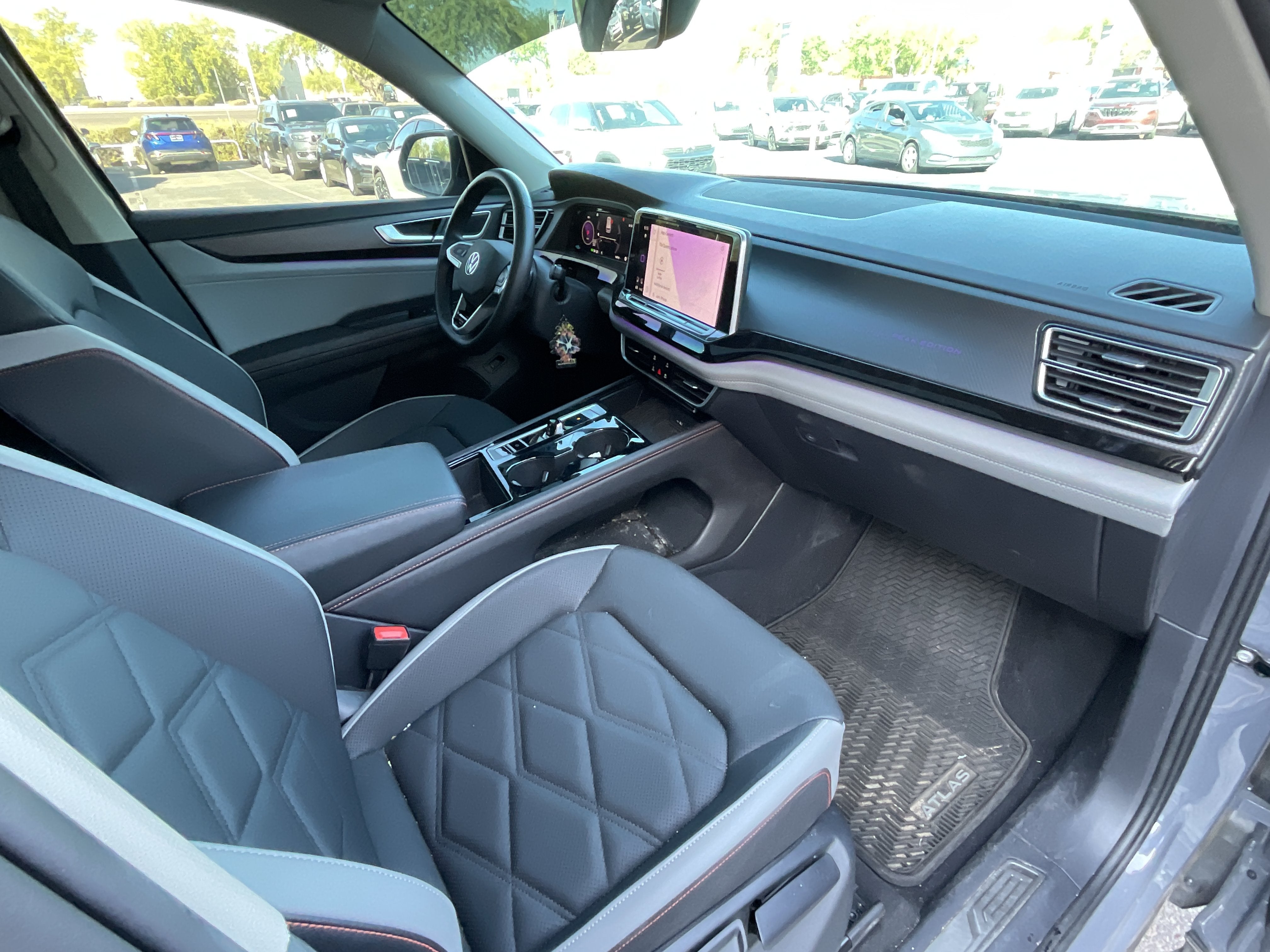 2025 Volkswagen Atlas 2.0T Peak Edition