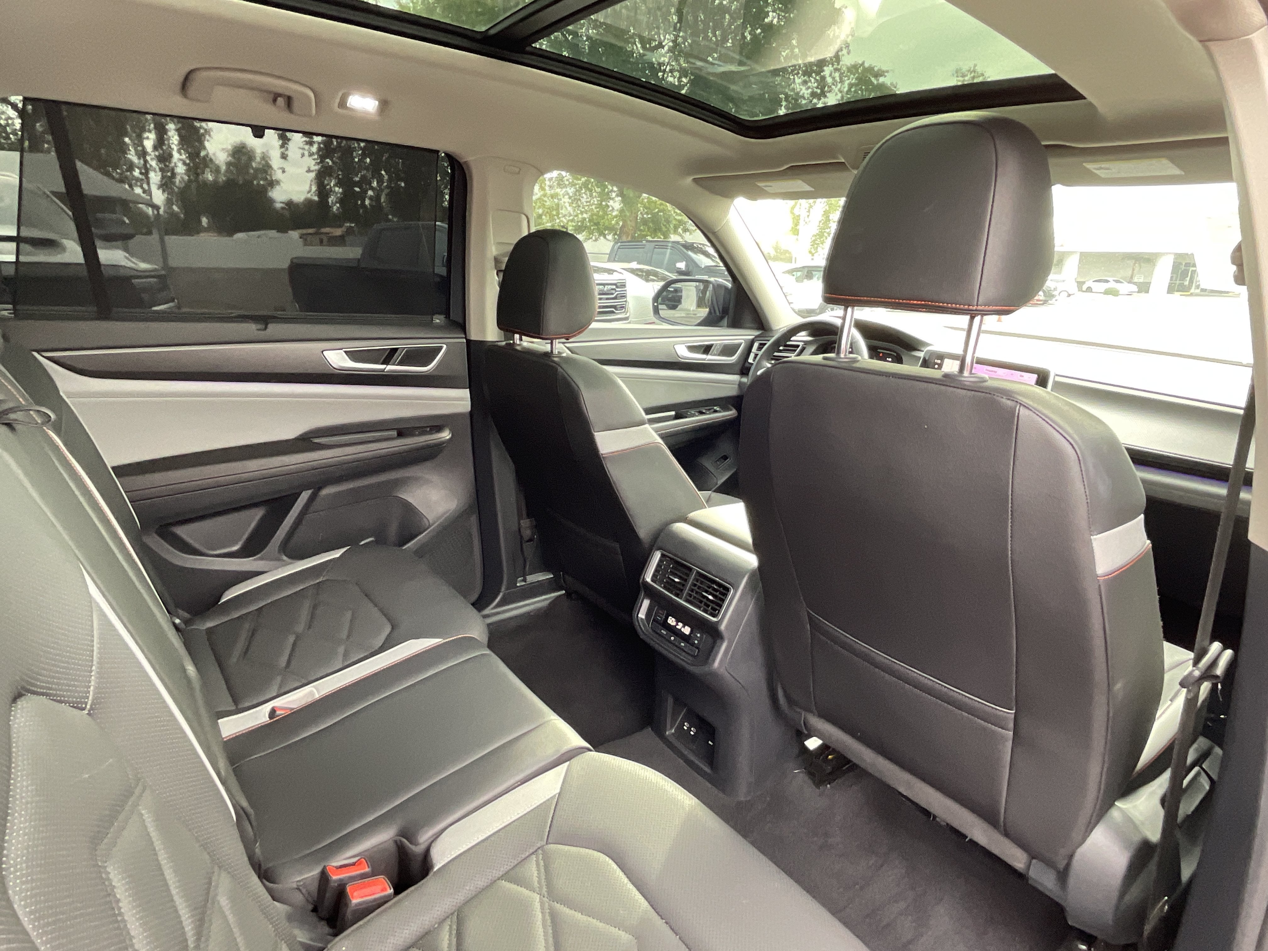 2025 Volkswagen Atlas 2.0T Peak Edition