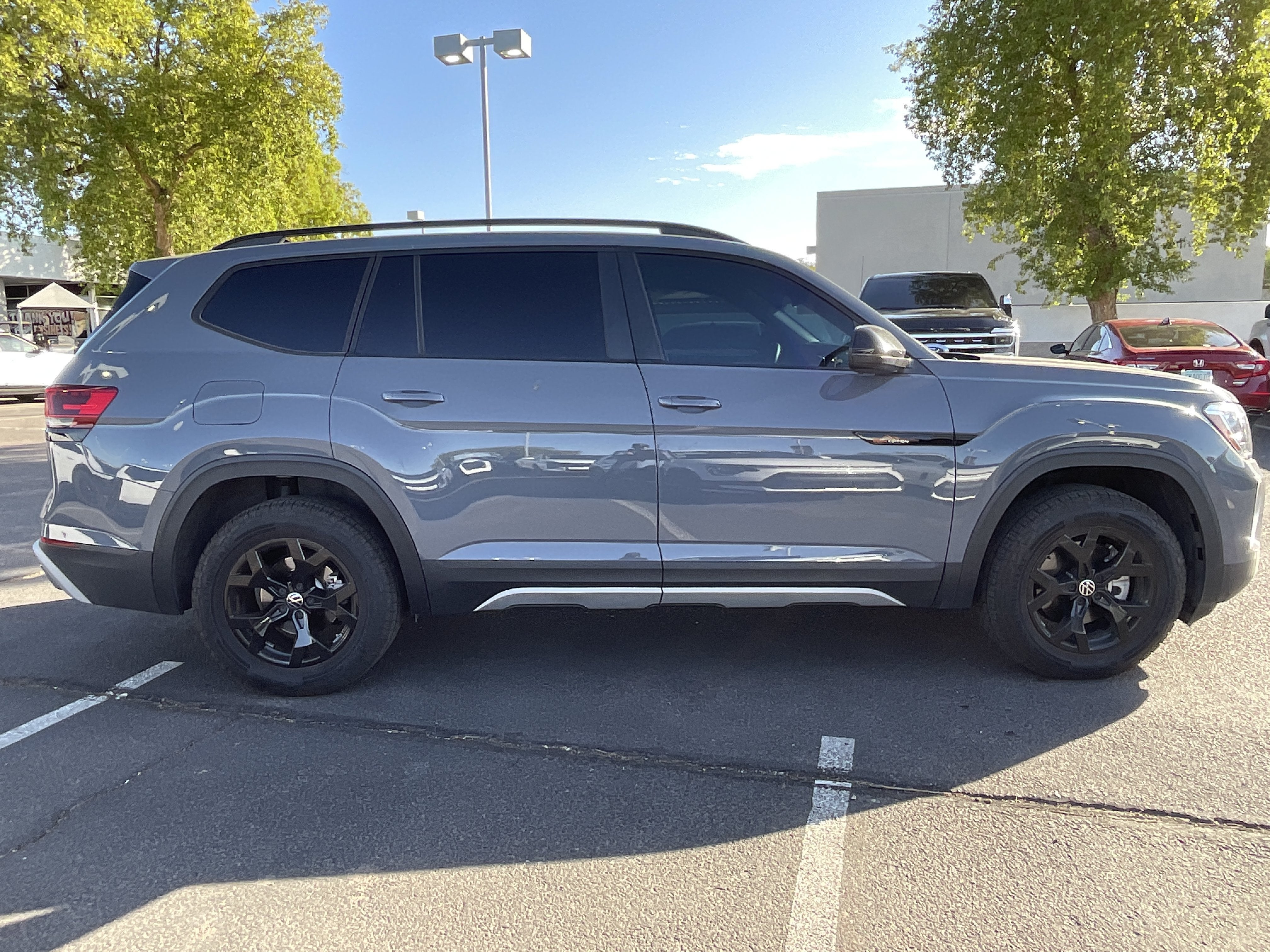 2025 Volkswagen Atlas 2.0T Peak Edition