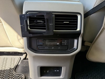 2025 Volkswagen Atlas 2.0T SE w/Technology* 1 OWNER