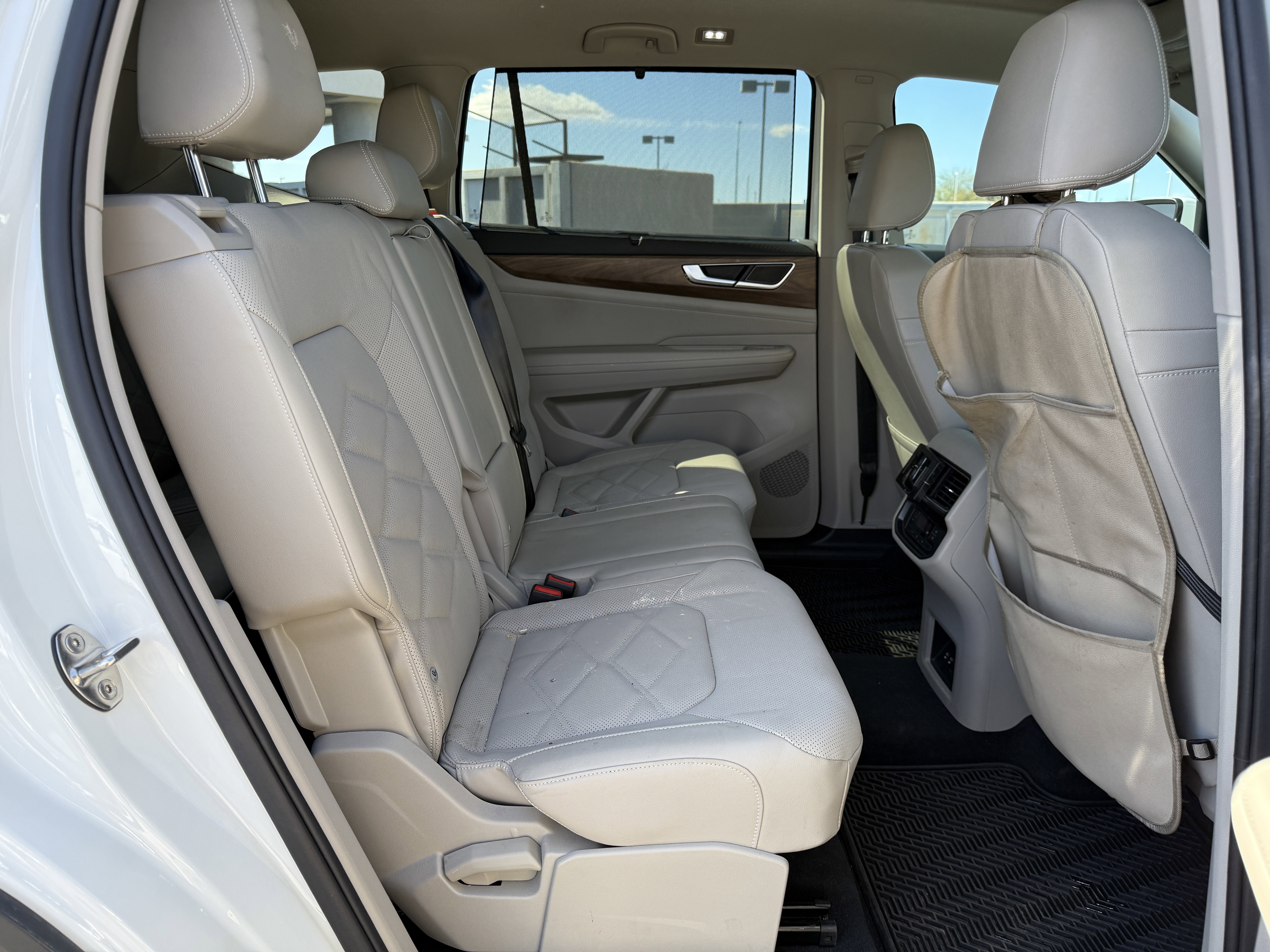 2025 Volkswagen Atlas 2.0T SE w/Technology* 1 OWNER