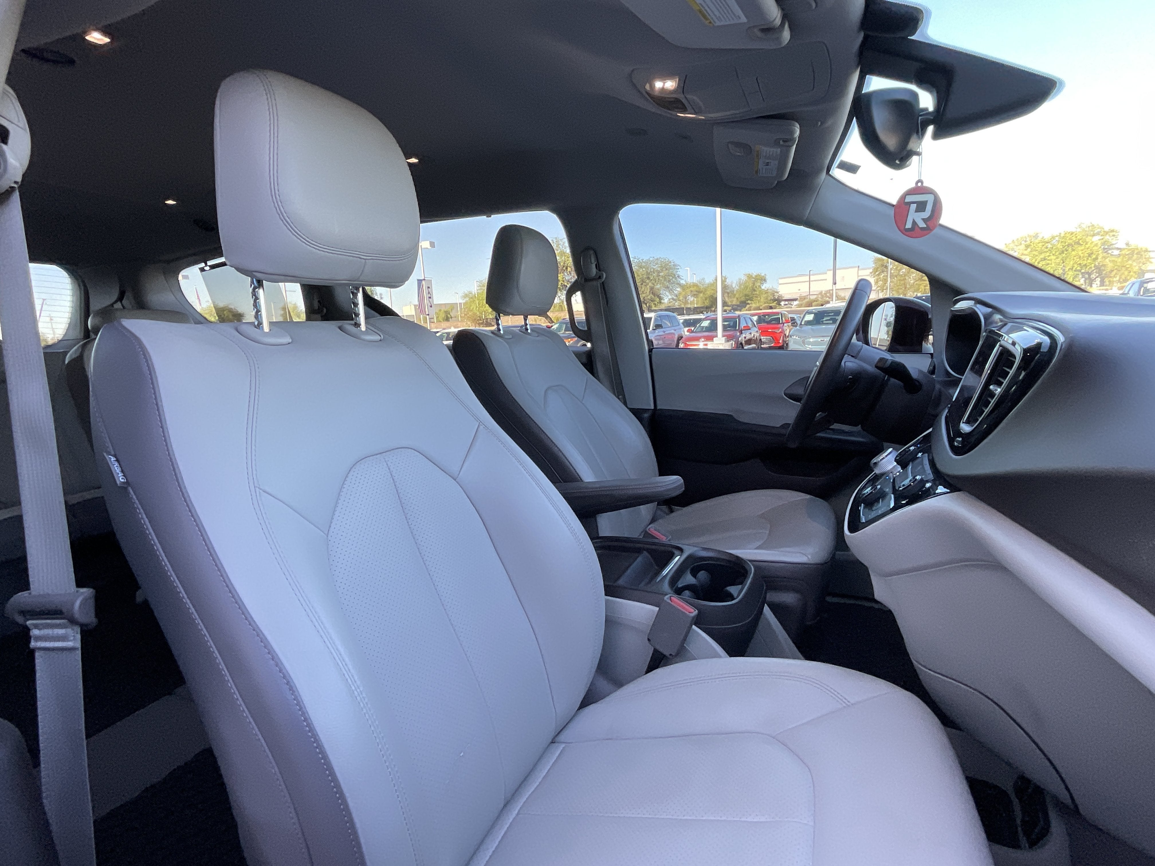 2018 Chrysler Pacifica Touring L* 1 OWNER LOW MILES