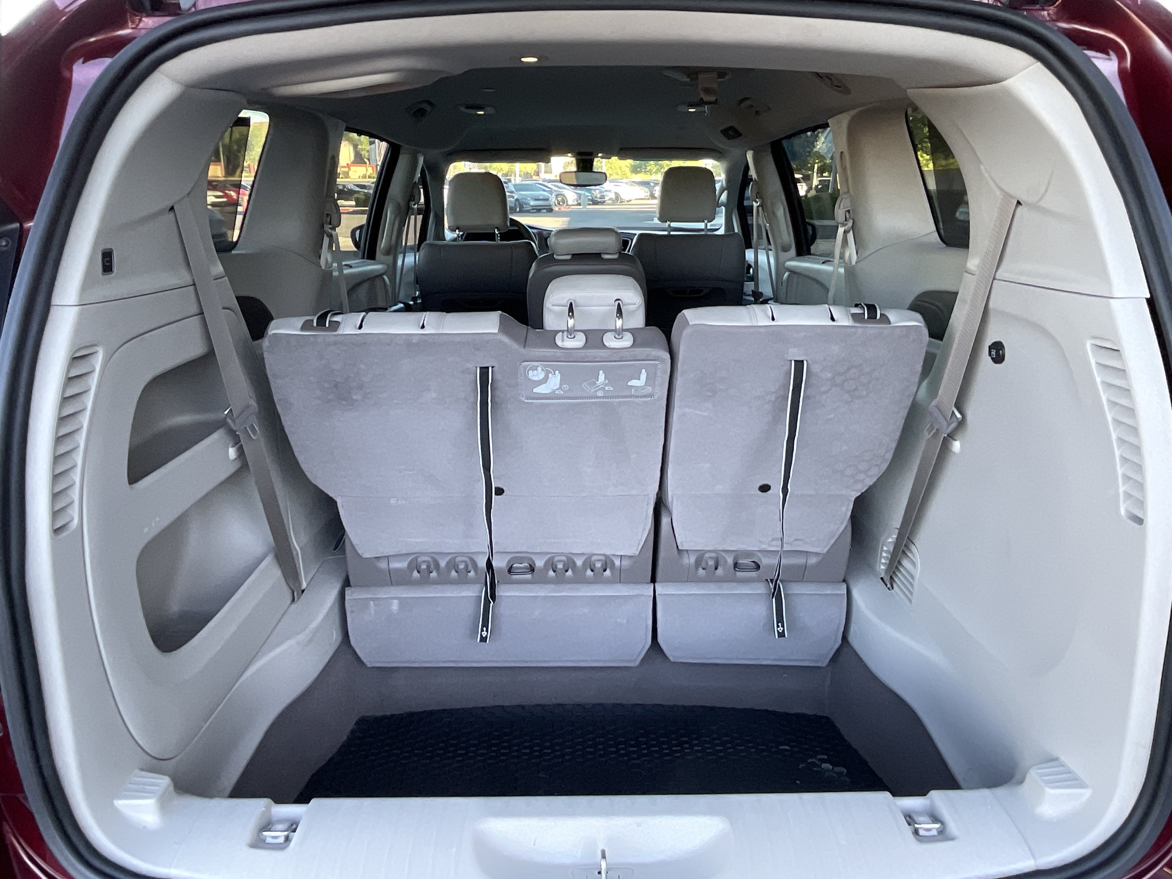 2018 Chrysler Pacifica Touring L* 1 OWNER LOW MILES