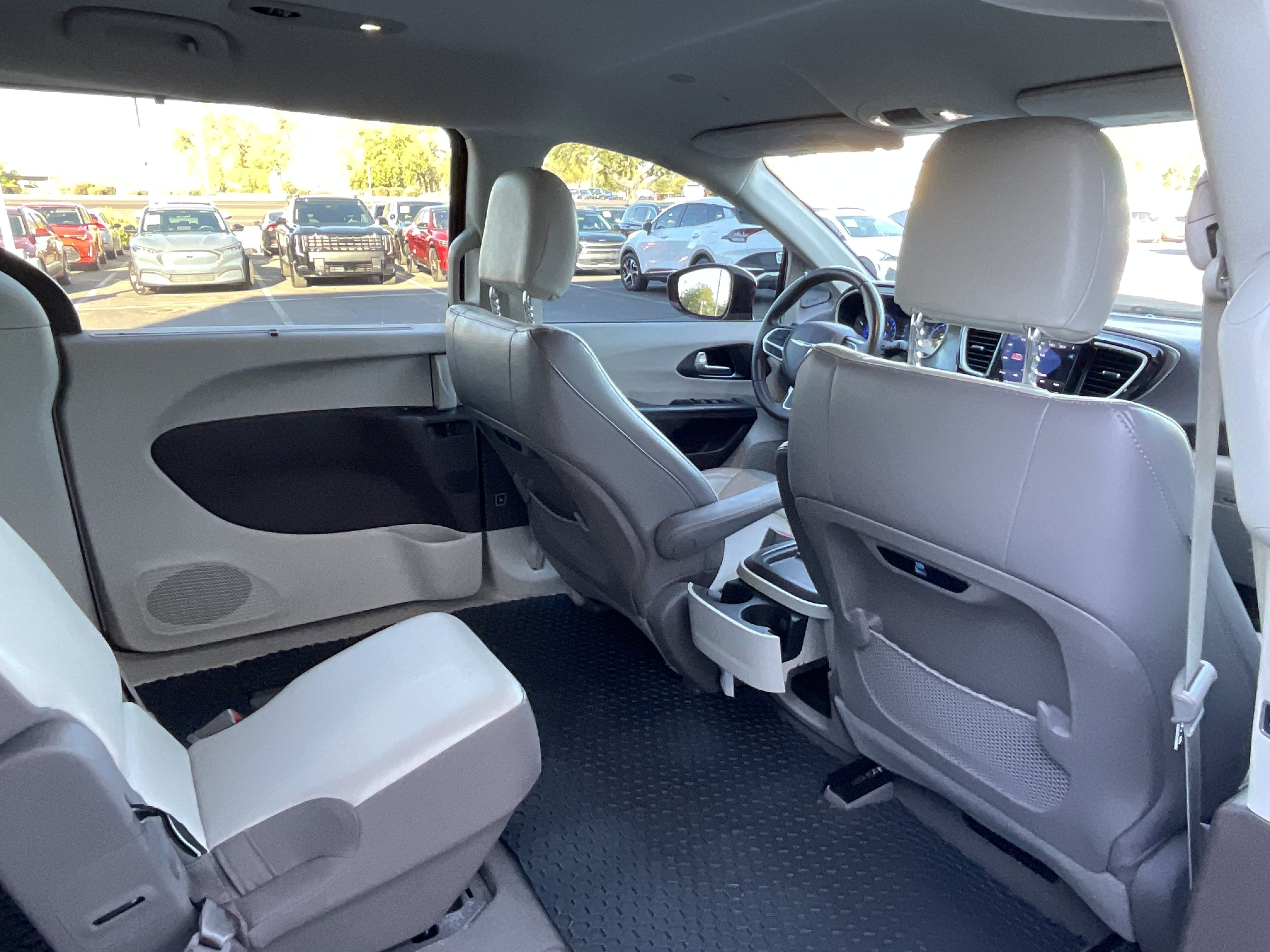 2018 Chrysler Pacifica Touring L* 1 OWNER LOW MILES