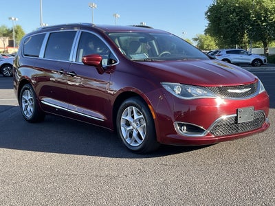 2018 Chrysler Pacifica Touring L* 1 OWNER LOW MILES