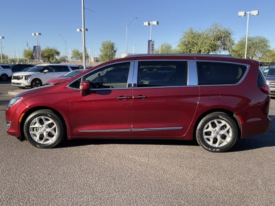 2018 Chrysler Pacifica Touring L* 1 OWNER LOW MILES