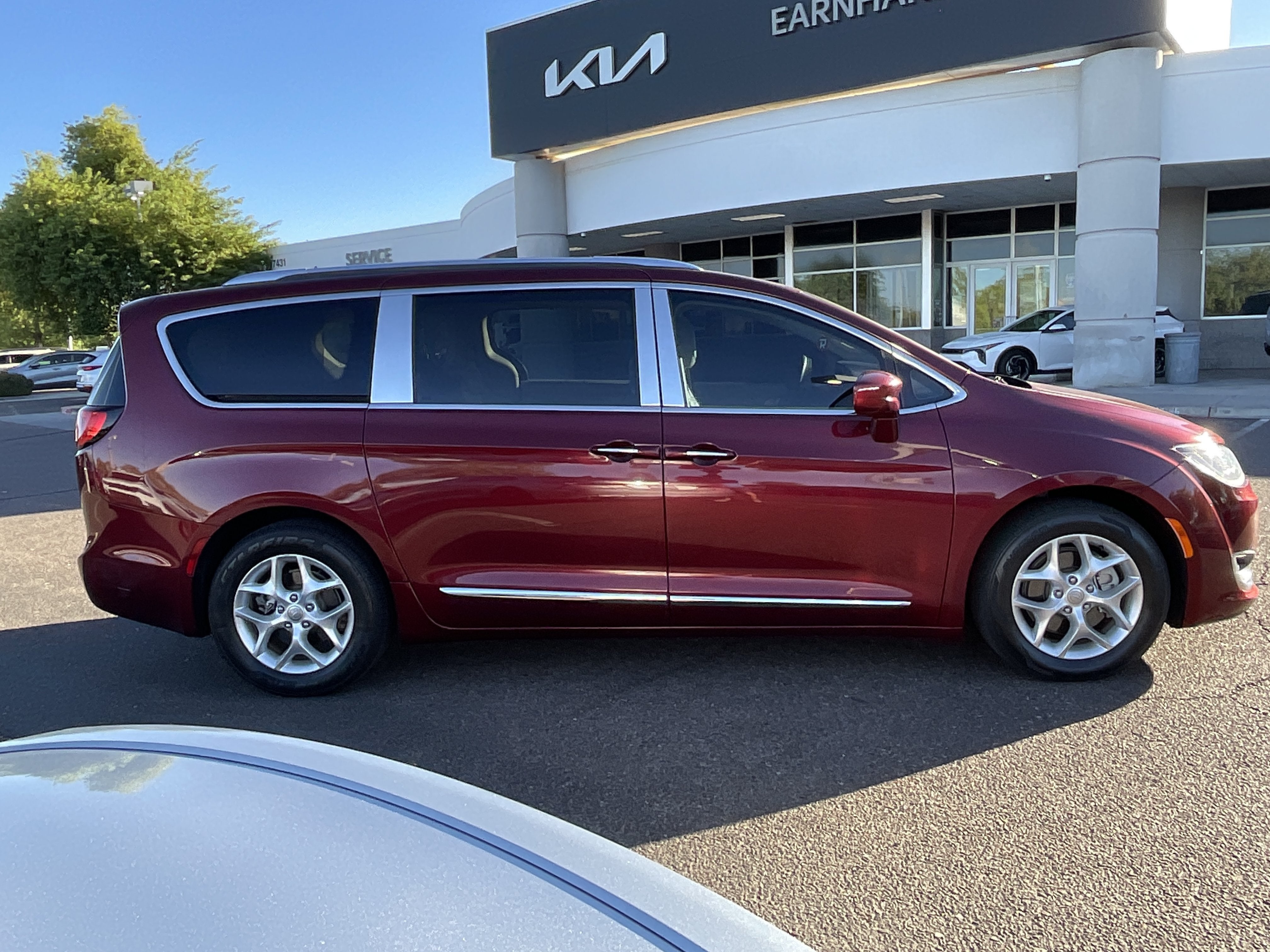 2018 Chrysler Pacifica Touring L* 1 OWNER LOW MILES