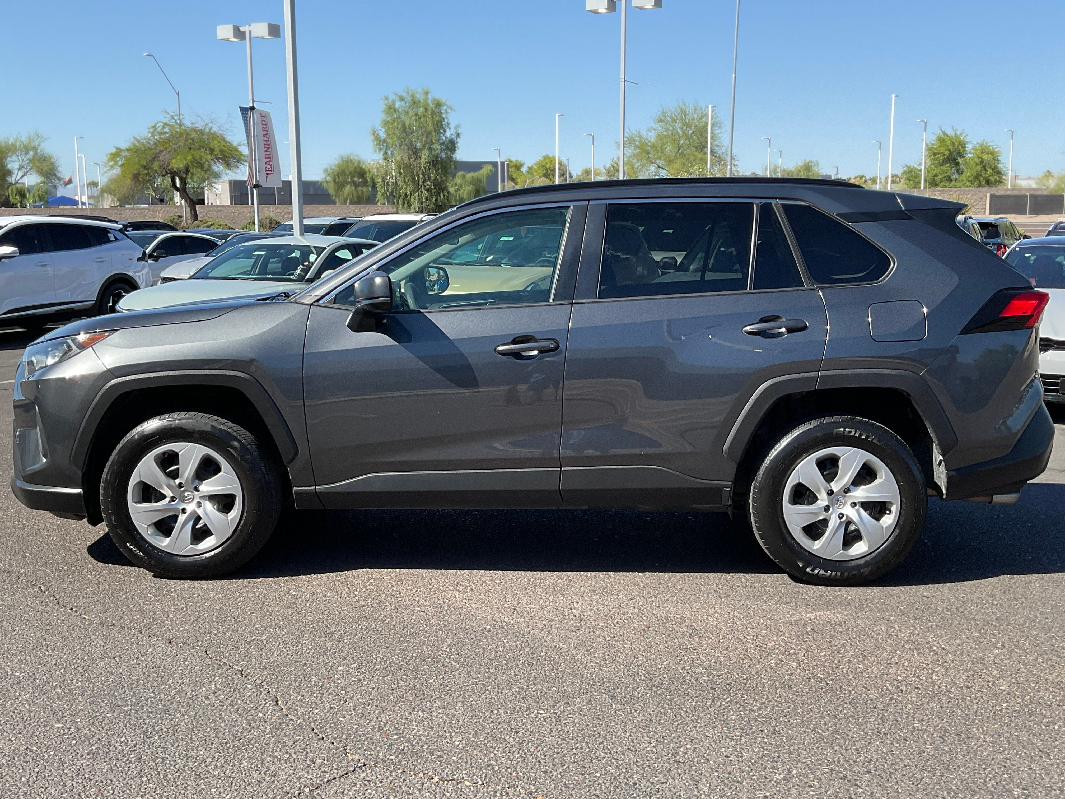 2020 Toyota RAV4 LE