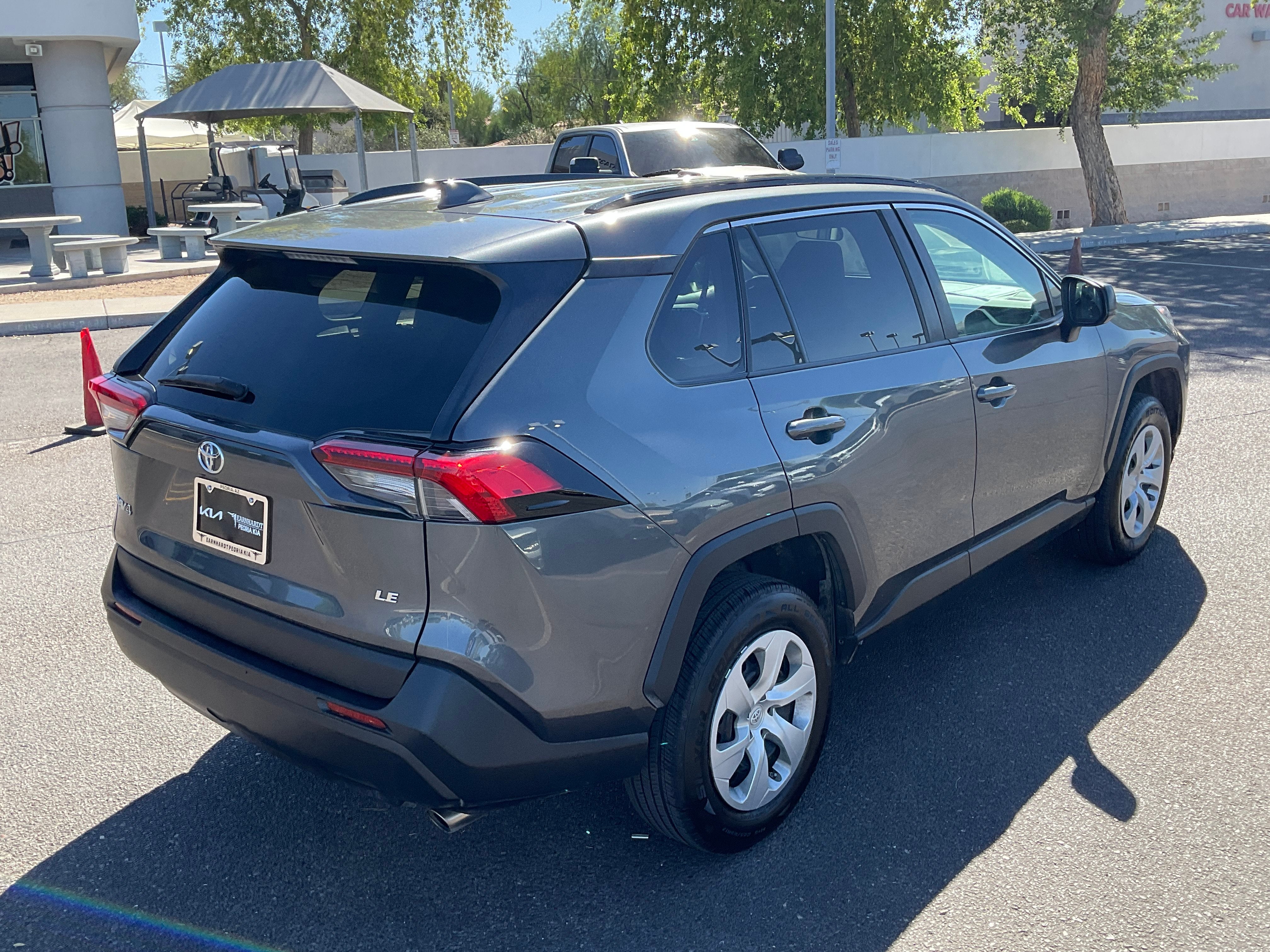 2020 Toyota RAV4 LE